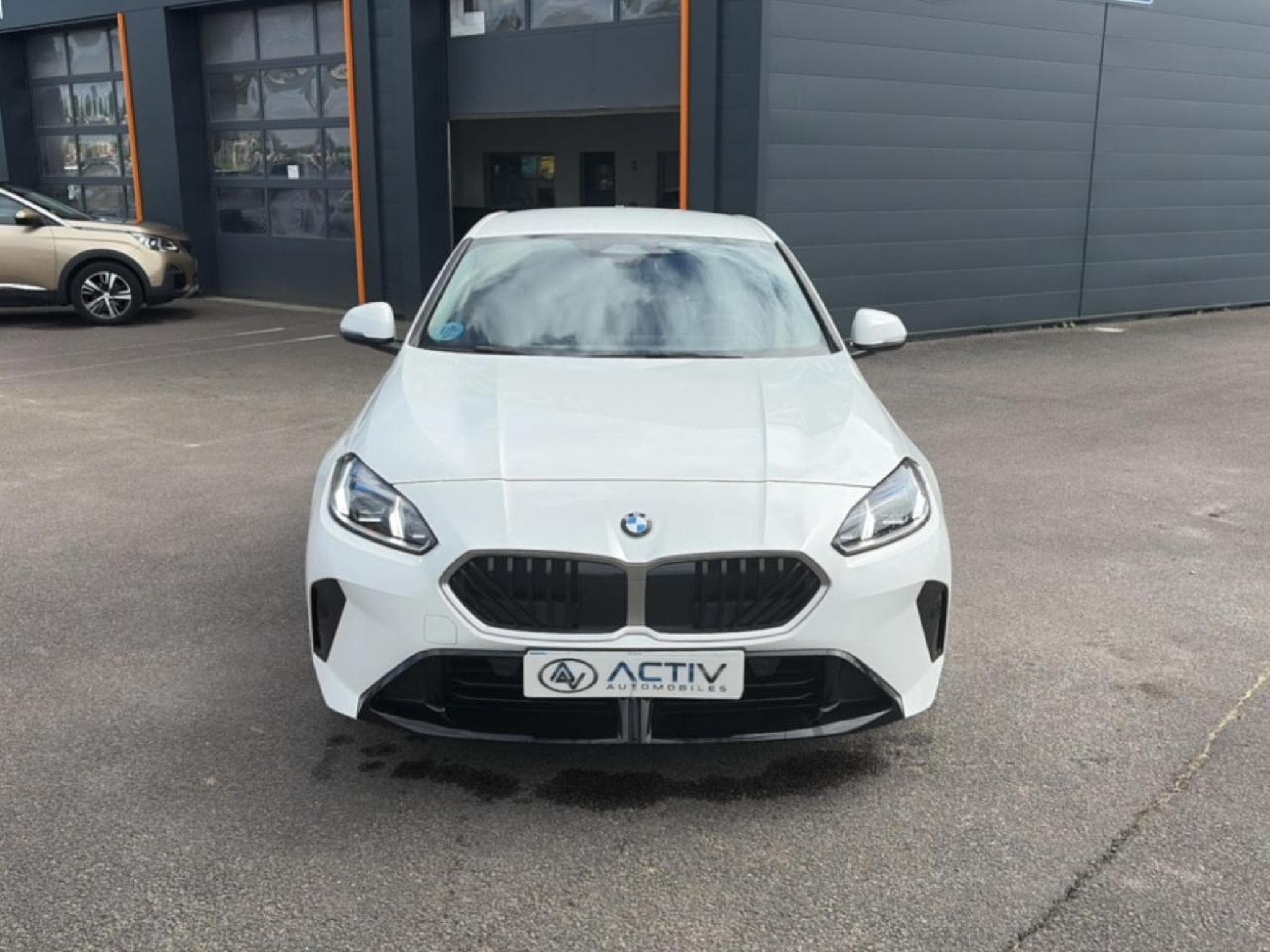 Bmw SERIE 1 (F70) 120DA 163 M SPORT DESIGN DKG7 (2025) - Foto 2