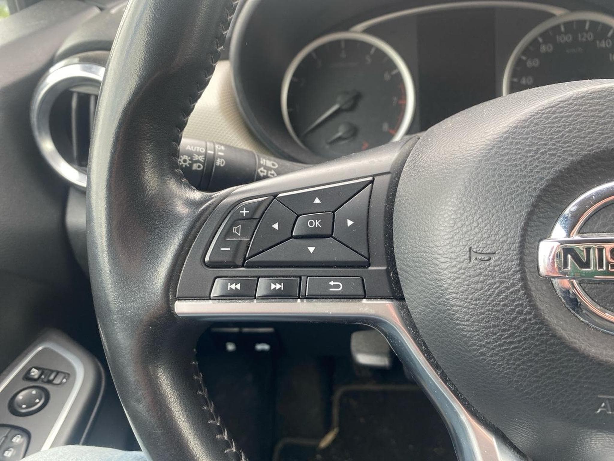 Nissan MICRA 1.0 IG-T 100 N-CONNECTA (2019) - Foto 17