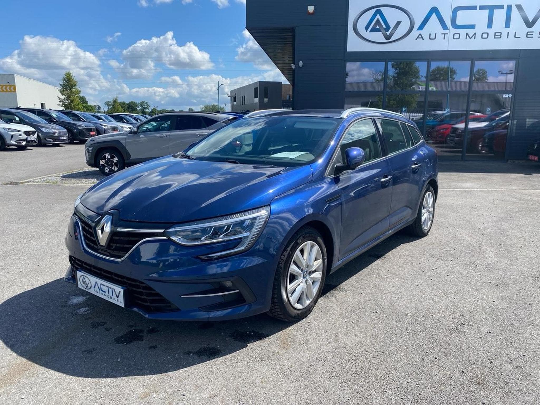 Renault MEGANE IV ESTATE 1.6 E-TECH PLUG-IN 160 EVOLUTION (2022) - Photo 1