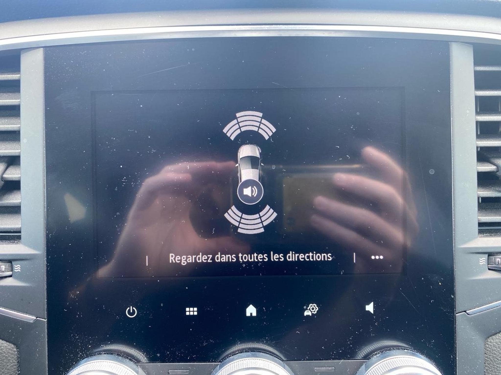 Renault MEGANE IV ESTATE 1.6 E-TECH PLUG-IN 160 EVOLUTION (2022) - Photo 19