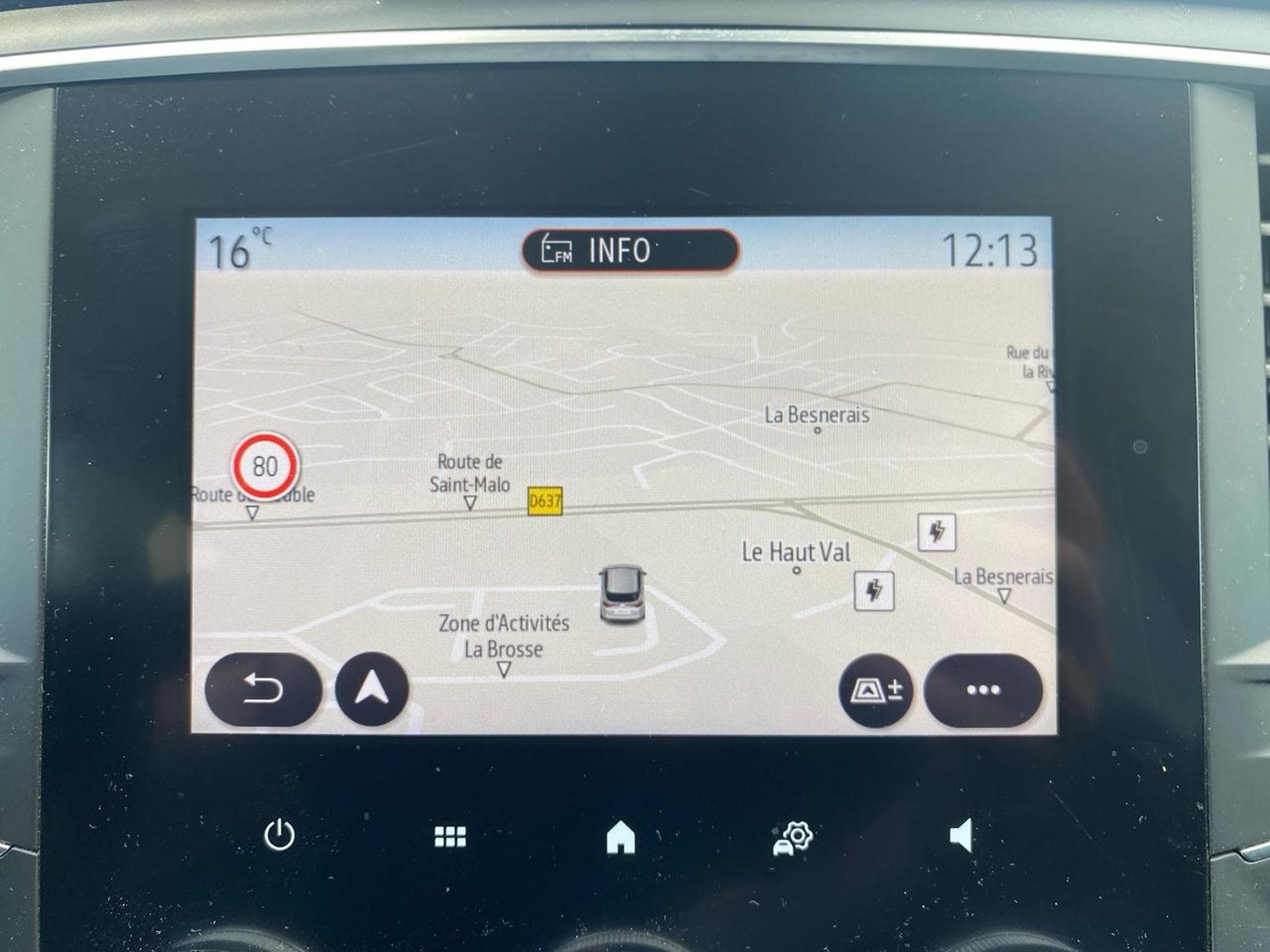 Renault MEGANE IV ESTATE 1.6 E-TECH PLUG-IN 160 EVOLUTION (2022) - Photo 20