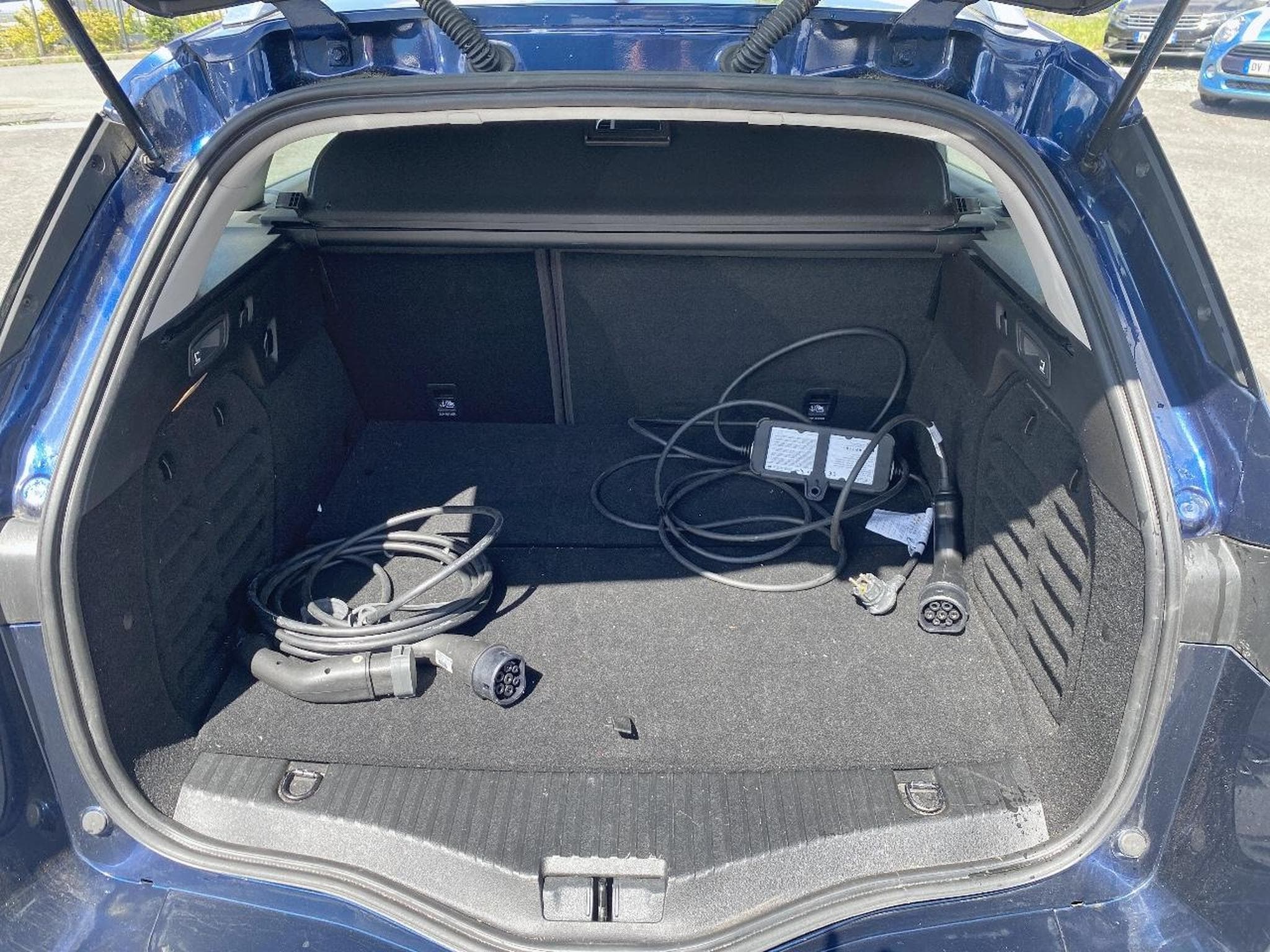 Renault MEGANE IV ESTATE 1.6 E-TECH PLUG-IN 160 EVOLUTION (2022) - Photo 9