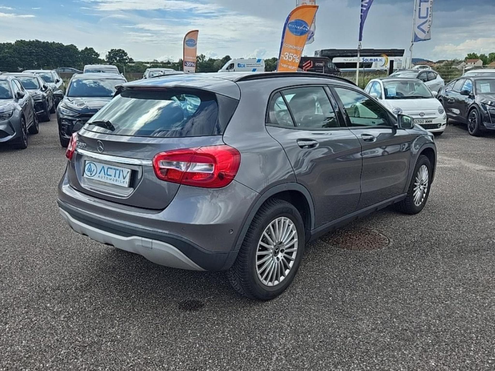 Mercedes GLA 180 INTUITION 7G-DCT (2017) - Photo 5