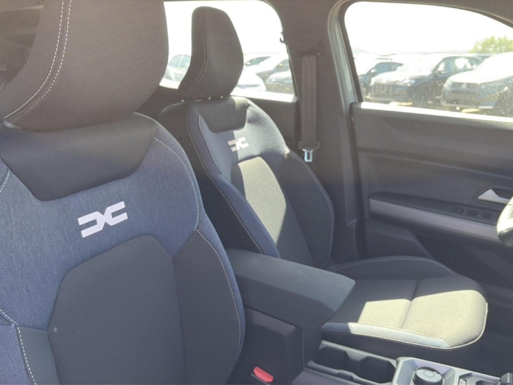 Dacia DUSTER 1.2 HYBRID-G 150 EXPRESSION 4X4 (2026) - Foto 16