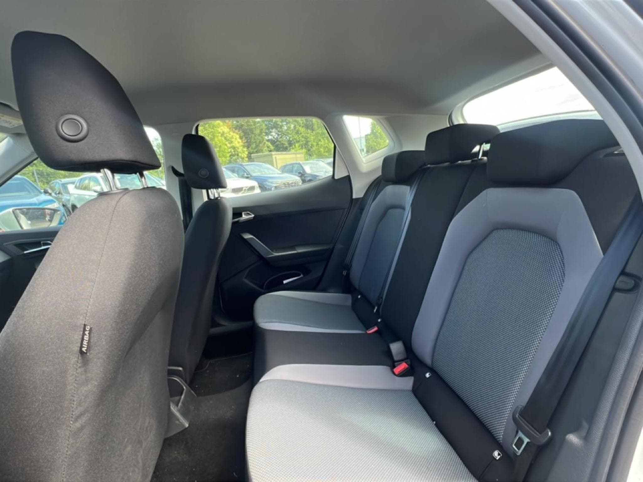 Seat ARONA 1.6 TDI 115 STYLE (2018) - Foto 10