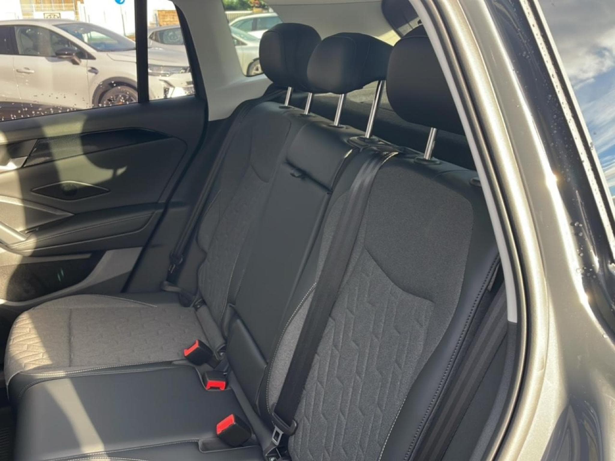 VW TIGUAN 1.5 ETSI 150 LIFE DSG7 (2025) - Foto 12