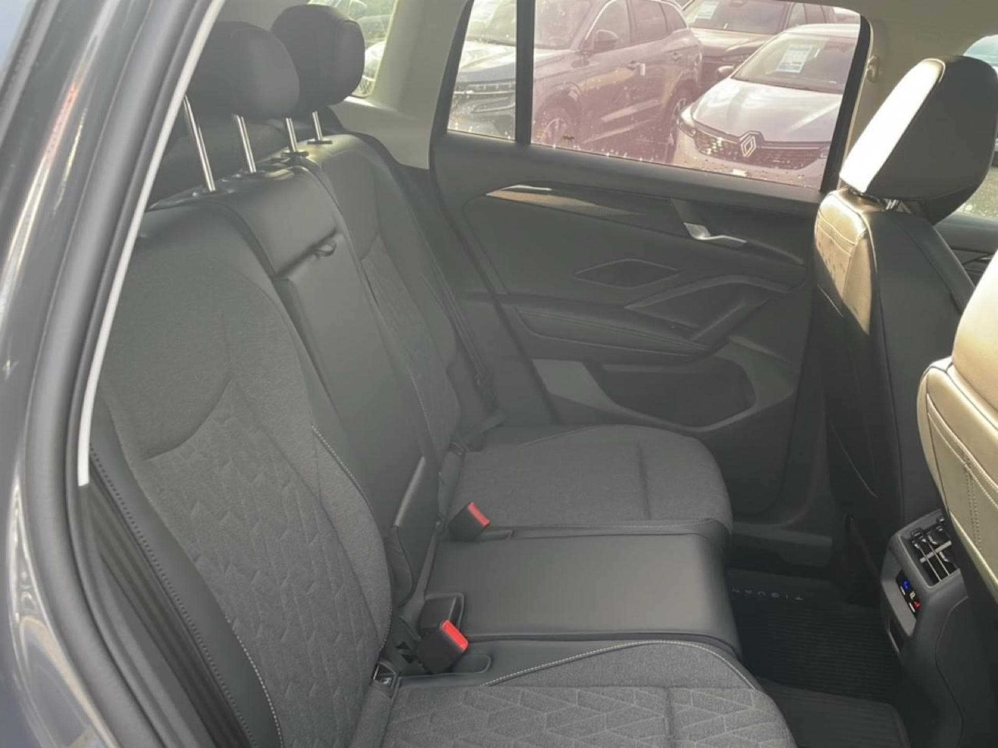VW TIGUAN 1.5 ETSI 150 LIFE DSG7 (2025) - Foto 14