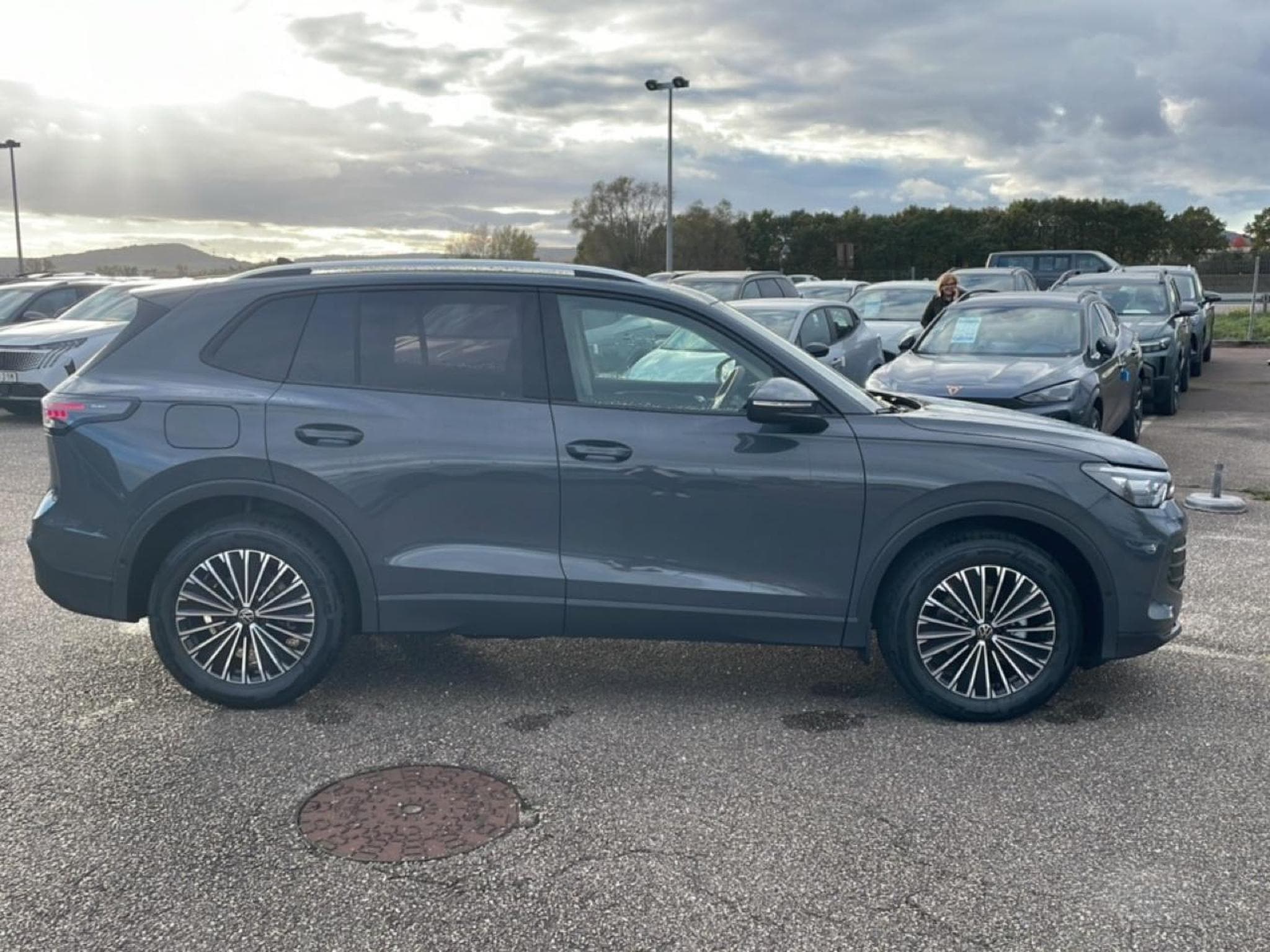 VW TIGUAN 1.5 ETSI 150 LIFE DSG7 (2025) - Foto 4