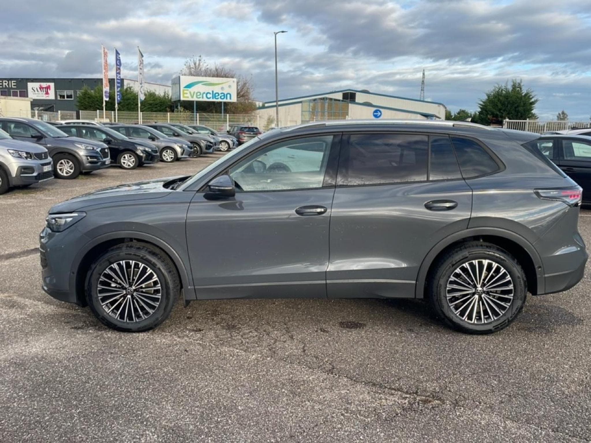 VW TIGUAN 1.5 ETSI 150 LIFE DSG7 (2025) - Foto 8
