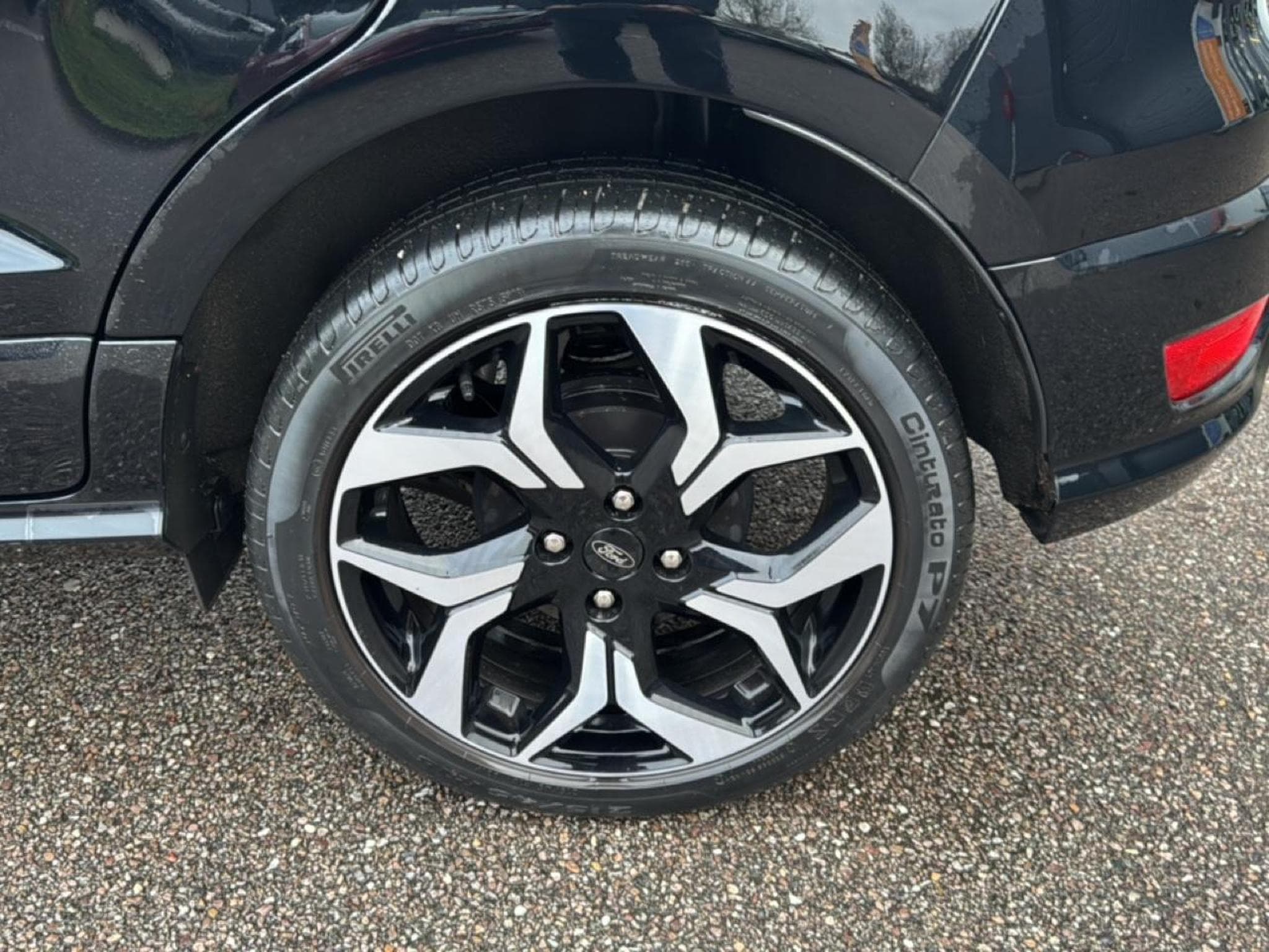Ford ECOSPORT 1.0 ECOBOOST 125 ST-LINE (2019) - Foto 9