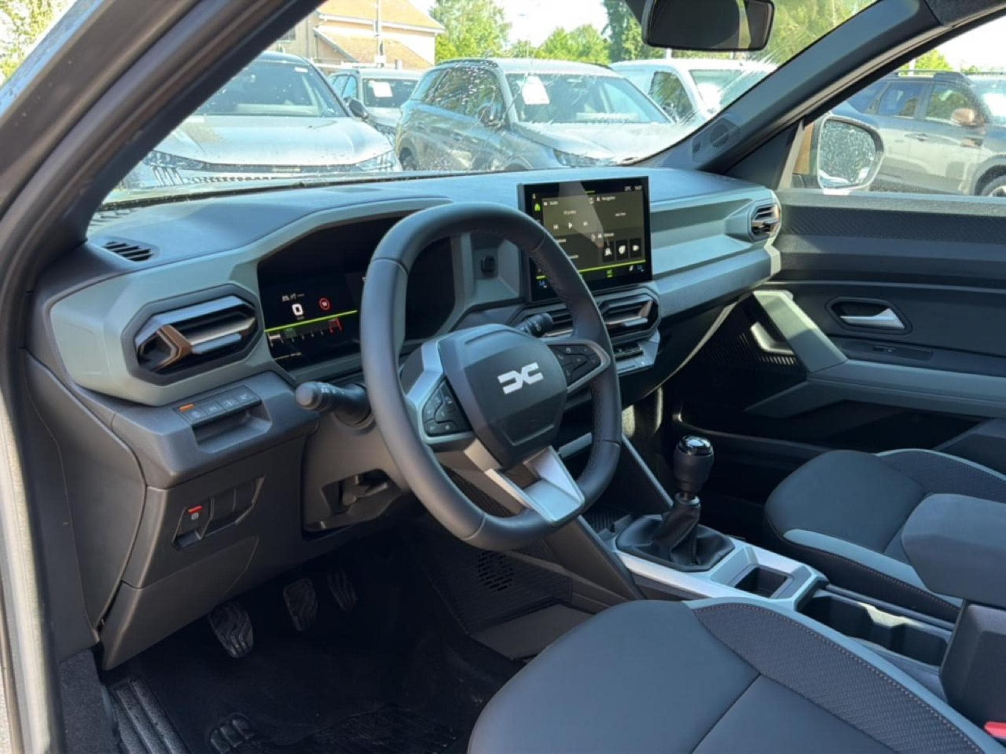 Dacia BIGSTER 1.2 MILD HYBRID 140 EXTREME (2026) - Foto 11