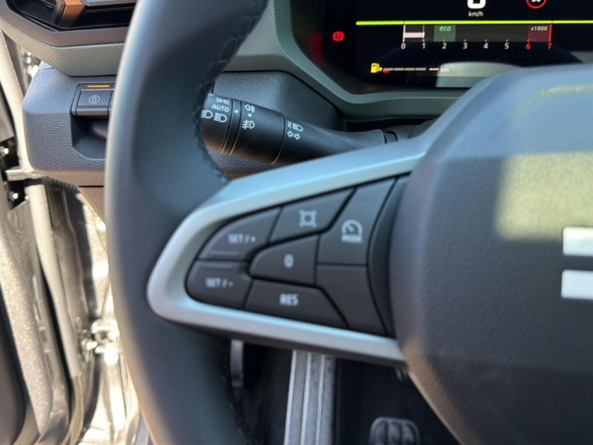 Dacia BIGSTER 1.2 MILD HYBRID 140 EXTREME (2026) - Foto 19