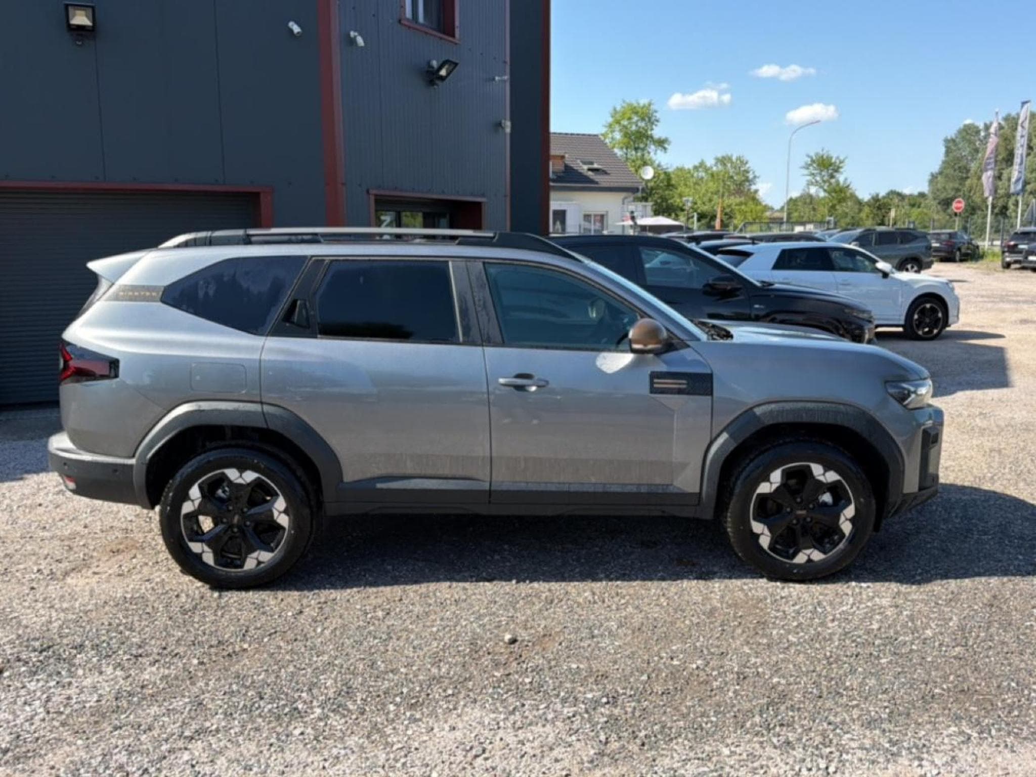 Dacia BIGSTER 1.2 MILD HYBRID 140 EXTREME (2026) - Foto 4