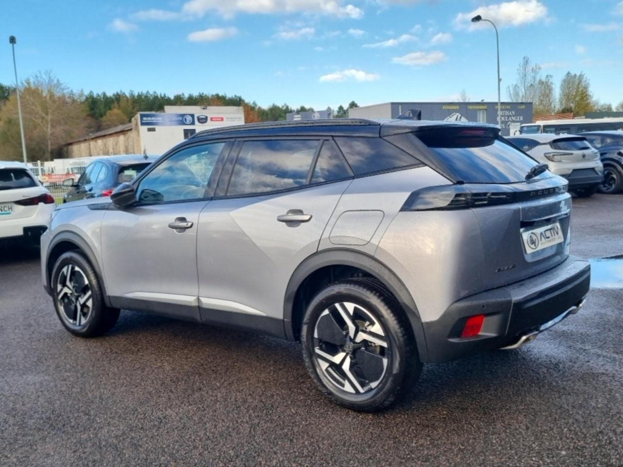 Peugeot 2008 1.2 HYBRID 145 GT E-DCS6 (2025) - Photo 7