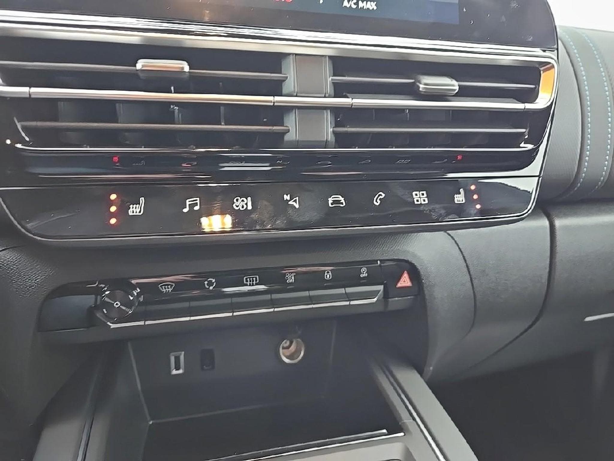 Citroen C5 AIRCROSS 1.2 HYBRIDE 145 PLUS E-DCS6 (2024) - Photo 19