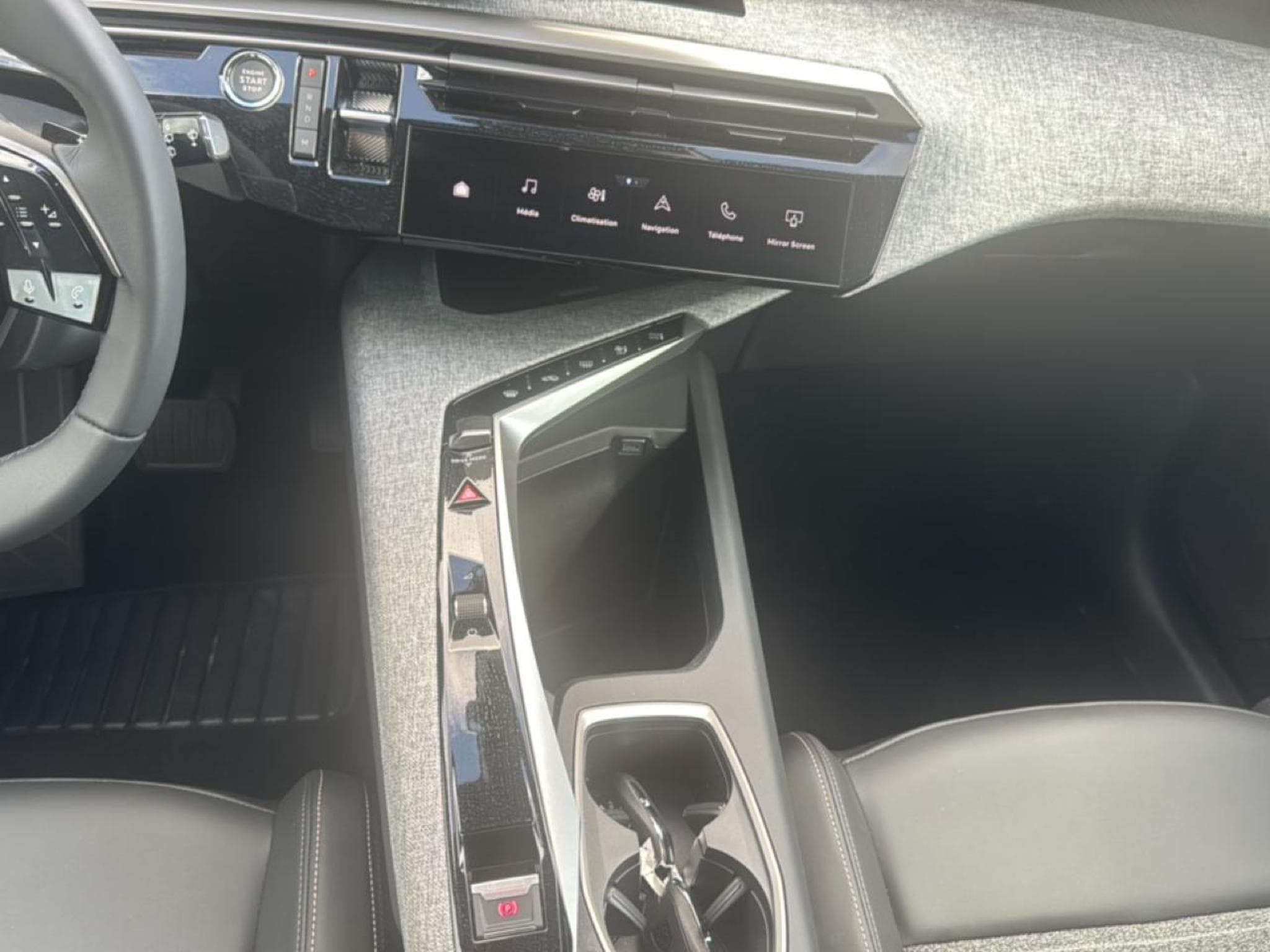 Peugeot 5008 HYBRID 145 ALLURE E-DCS6 (2025) - Photo 11