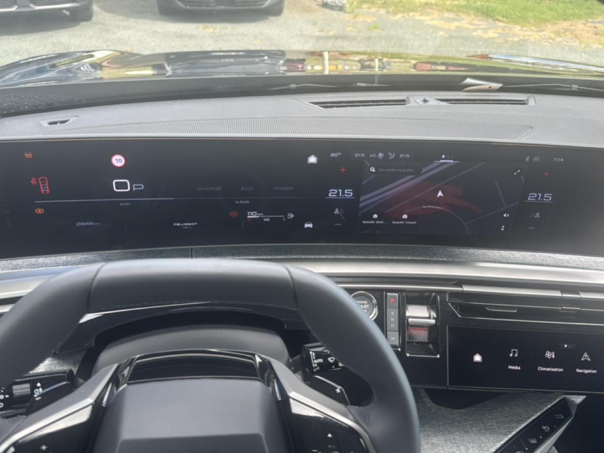 Peugeot 5008 HYBRID 145 ALLURE E-DCS6 (2025) - Photo 18