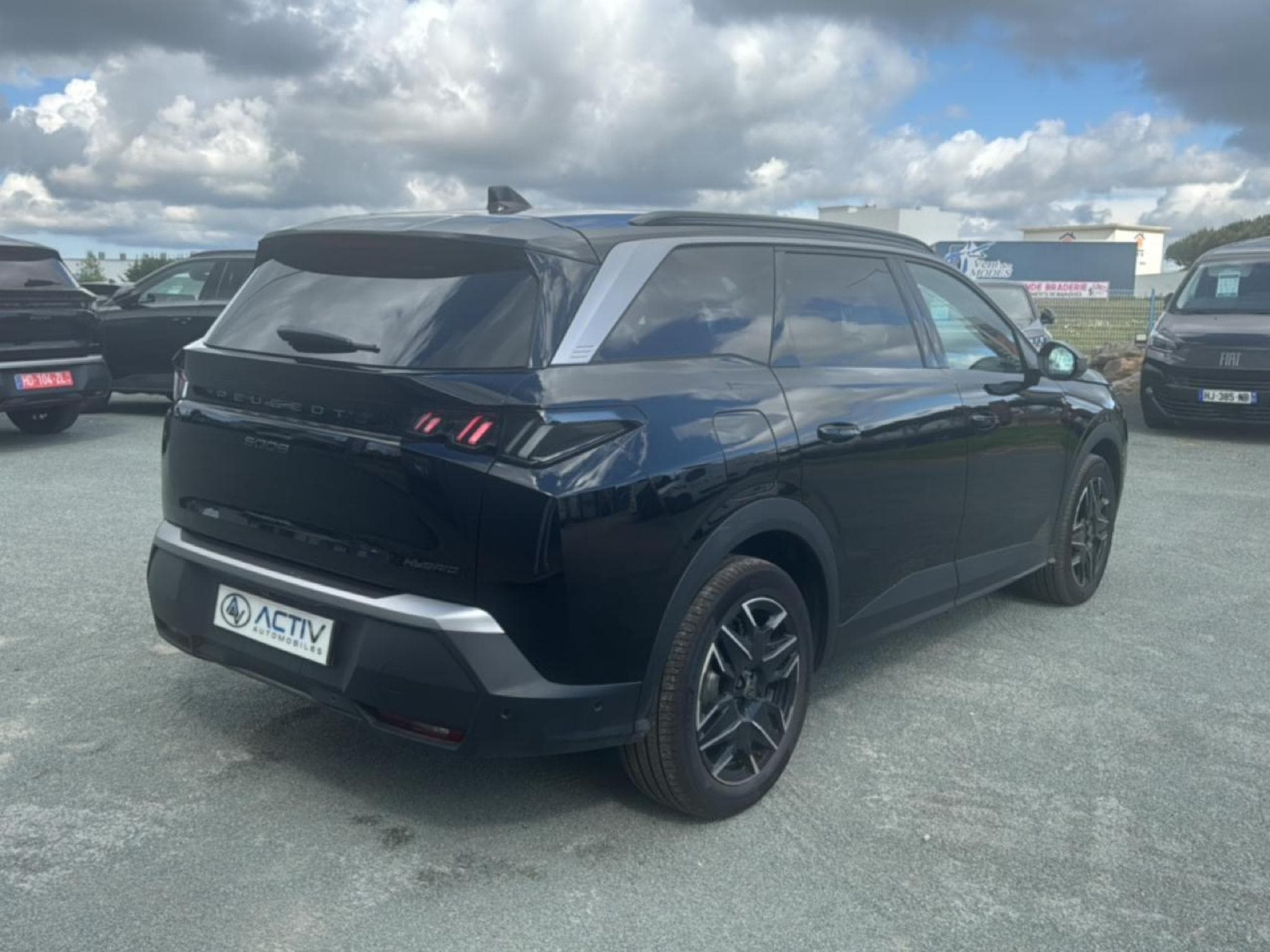 Peugeot 5008 HYBRID 145 ALLURE E-DCS6 (2025) - Photo 5