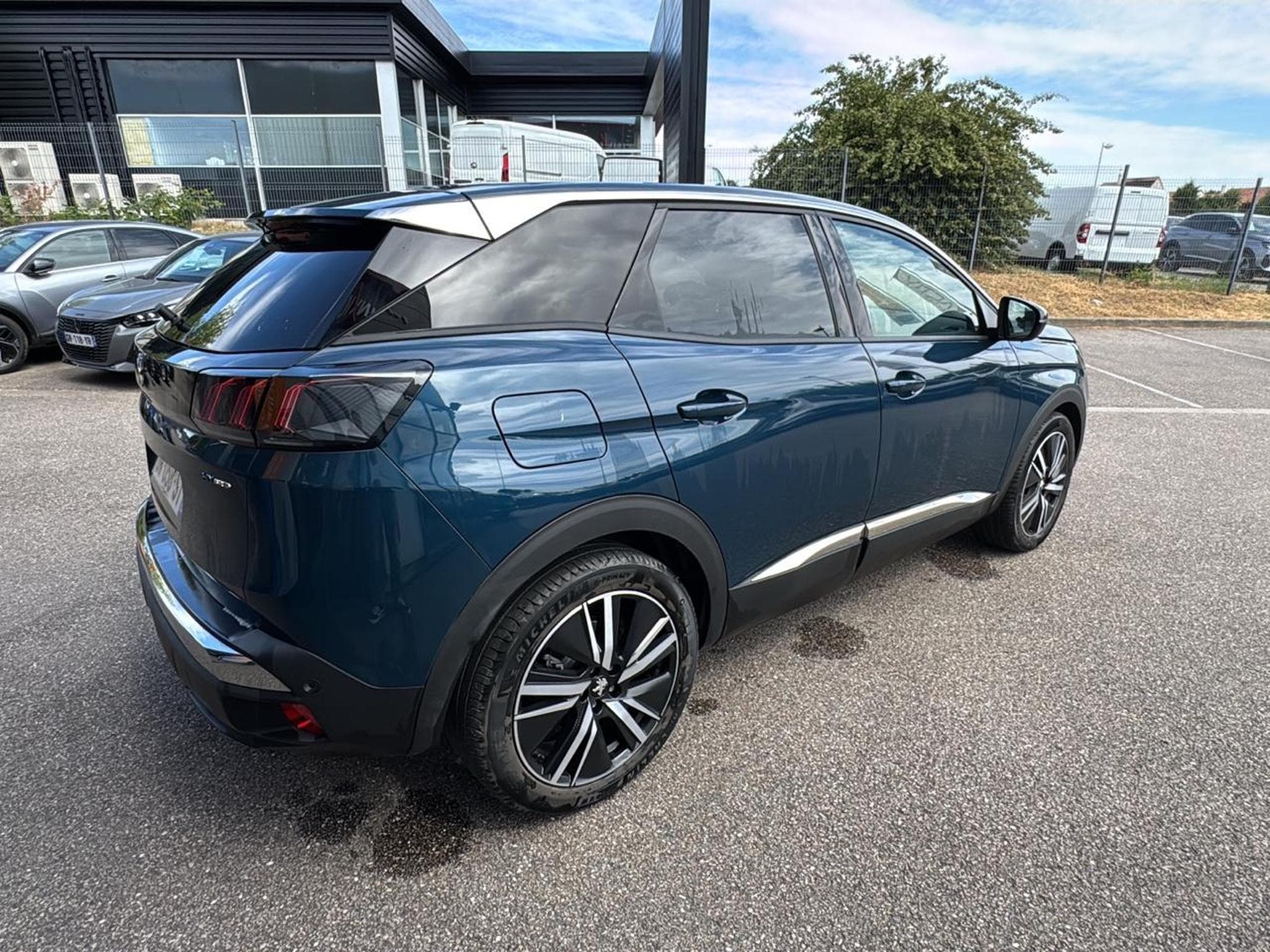 Peugeot 3008 PLUG-IN HYBRID 180 ALLURE PACK E-EAT8 (2024) - Photo 5