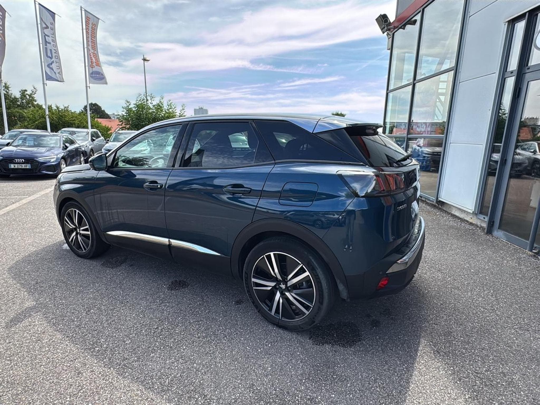 Peugeot 3008 PLUG-IN HYBRID 180 ALLURE PACK E-EAT8 (2024) - Photo 7