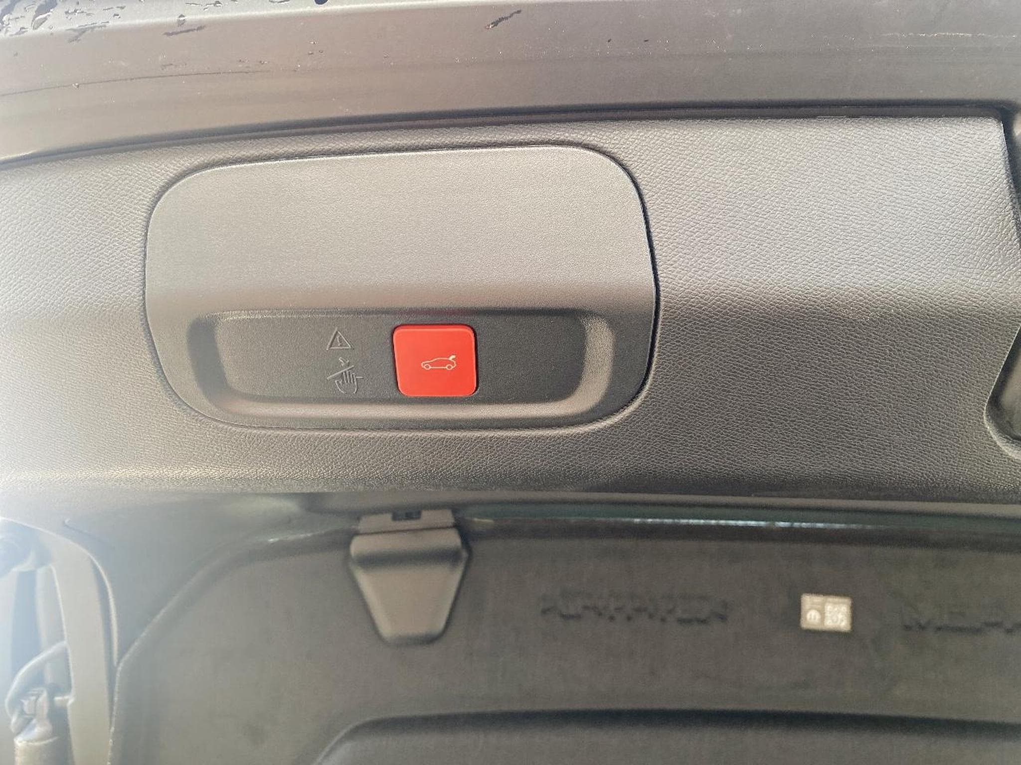 Peugeot 408 HYBRID 145 GT E-DCS6 (2025) - Photo 16