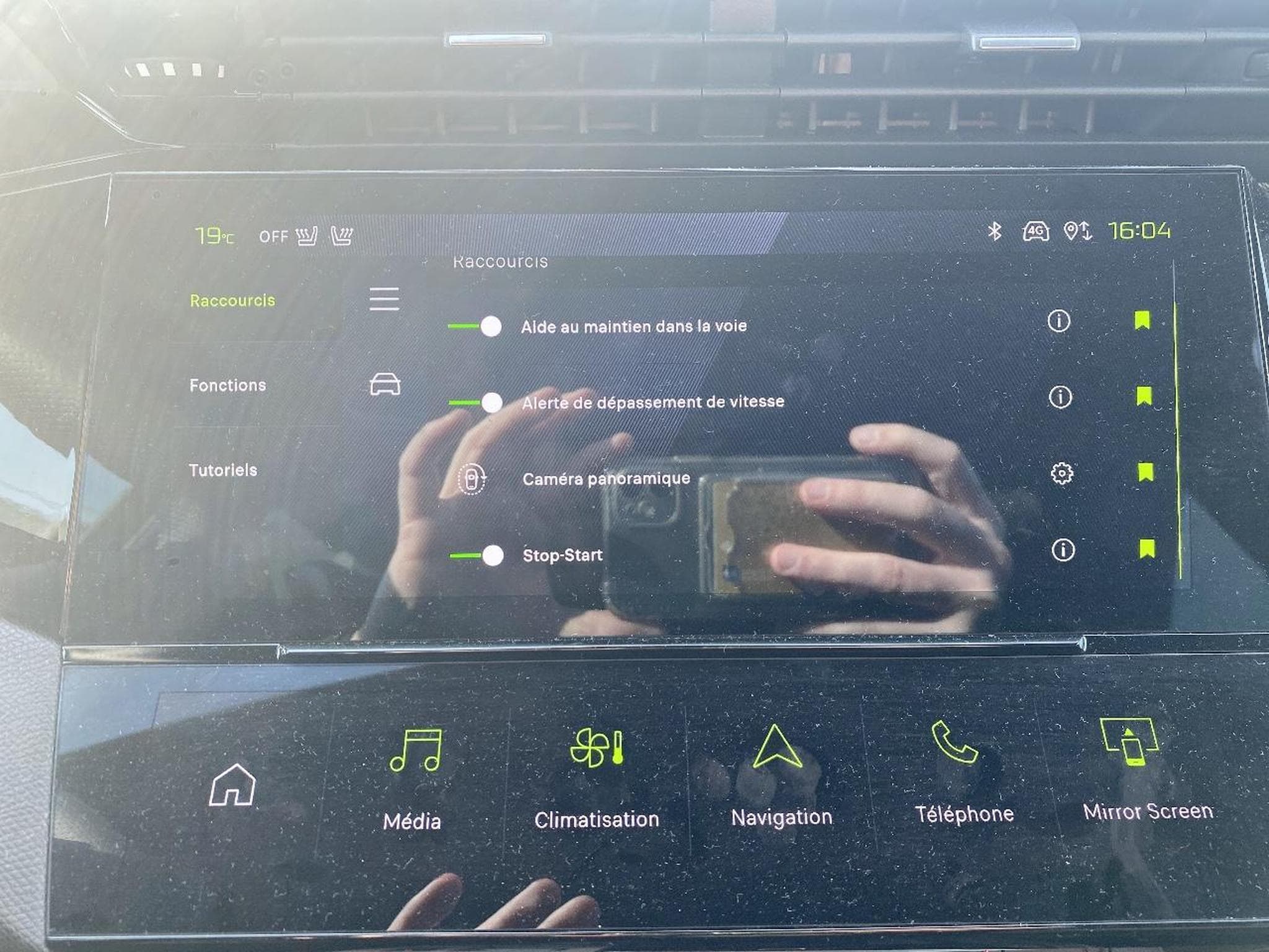 Peugeot 408 HYBRID 145 GT E-DCS6 (2025) - Photo 20