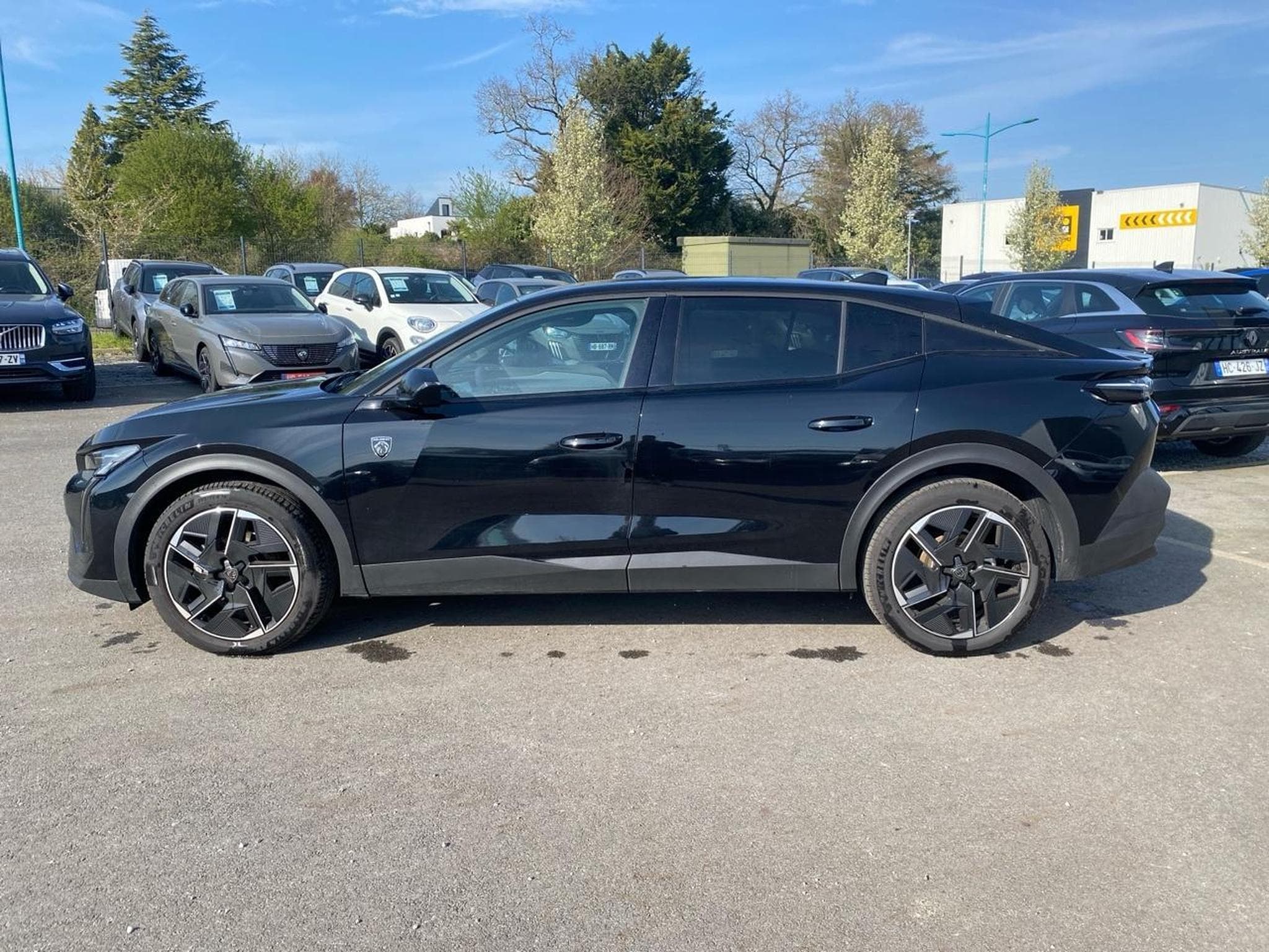 Peugeot 408 HYBRID 145 GT E-DCS6 (2025) - Photo 8