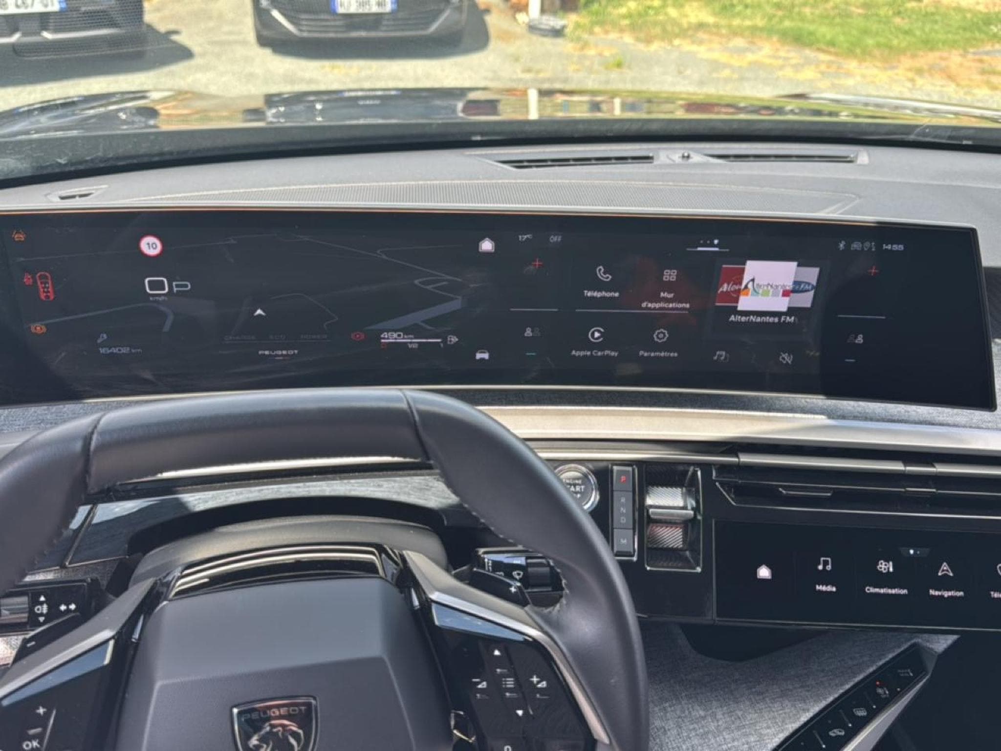 Peugeot 5008 HYBRID 145 ALLURE E-DCS6 (2025) - Photo 19