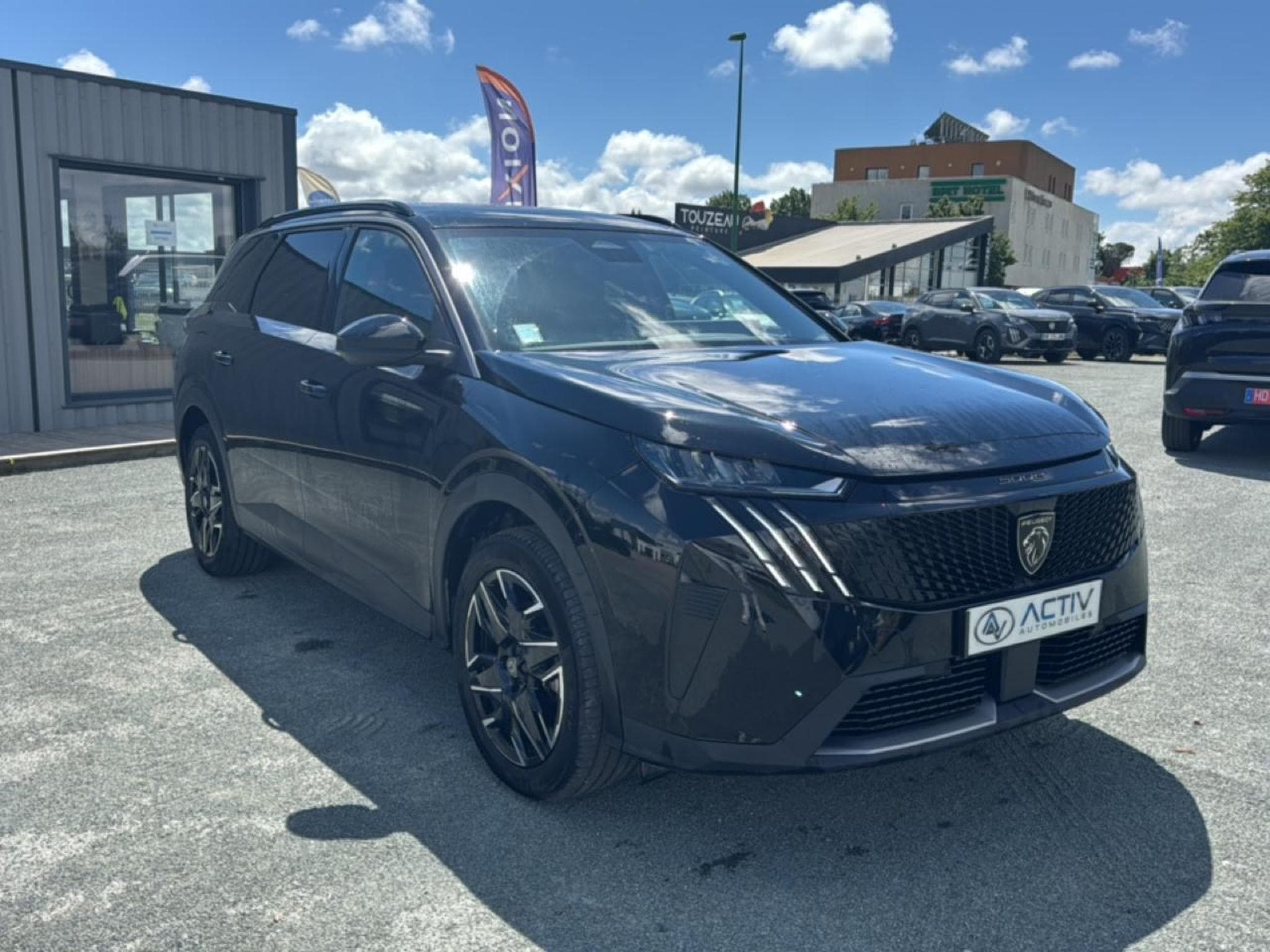 Peugeot 5008 HYBRID 145 ALLURE E-DCS6 (2025) - Photo 3
