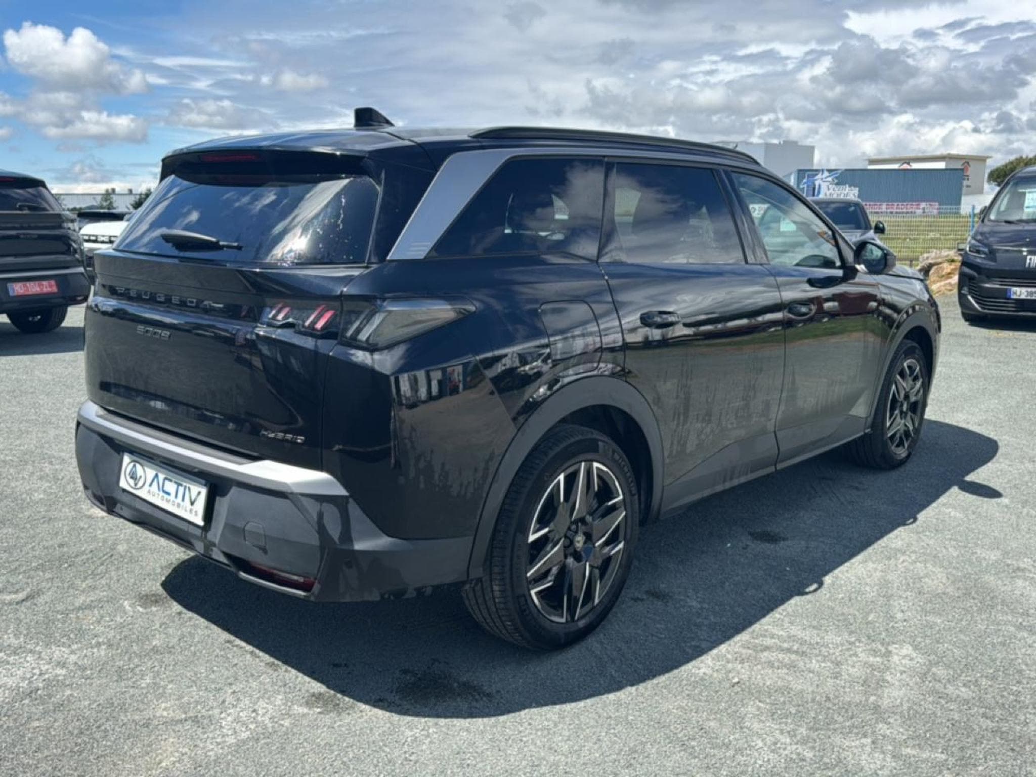 Peugeot 5008 HYBRID 145 ALLURE E-DCS6 (2025) - Photo 5