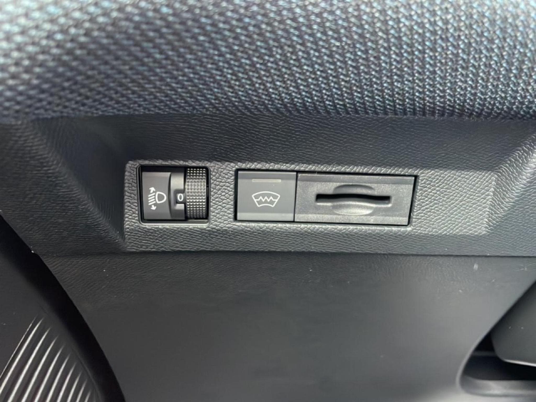 Citroen C5 AIRCROSS 1.2 HYBRIDE 145 PLUS BOITE AUTOMATIQUE (2026) - Photo 12