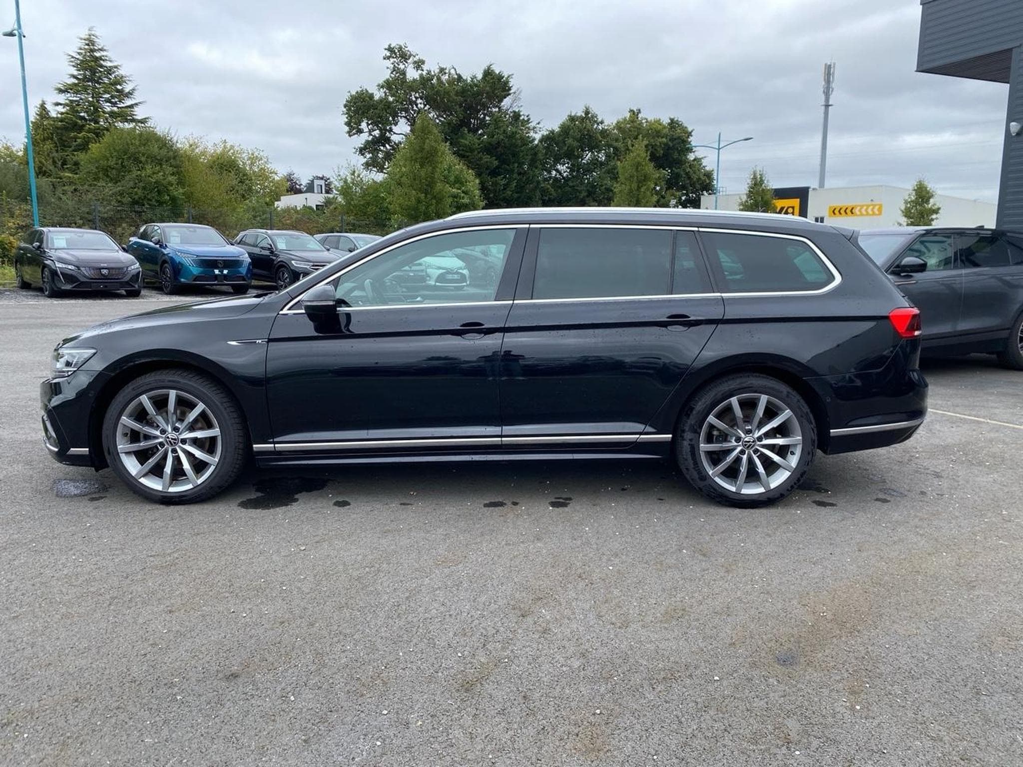 VW PASSAT SW 2.0 TDI EVO 150 R-LINE DSG7 (2021) - Foto 8