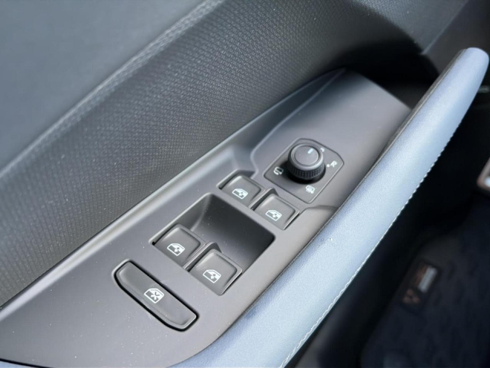 Cupra TERRAMAR 1.5 ETSI HYBRID 150 V DSG7 (2026) - Photo 11