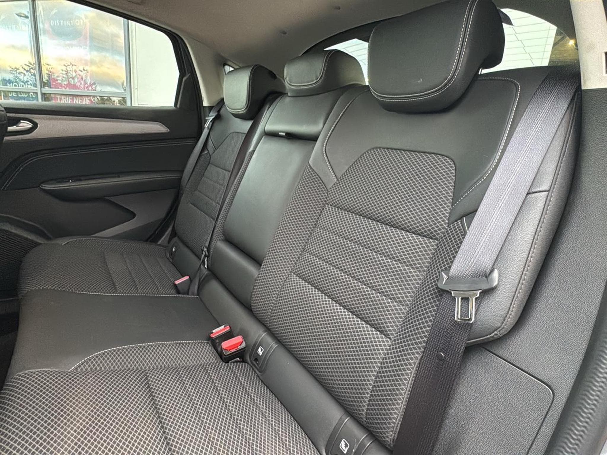 Renault ARKANA 1.6 E-TECH HYBRIDE 145 TECHNO (2022) - Foto 13