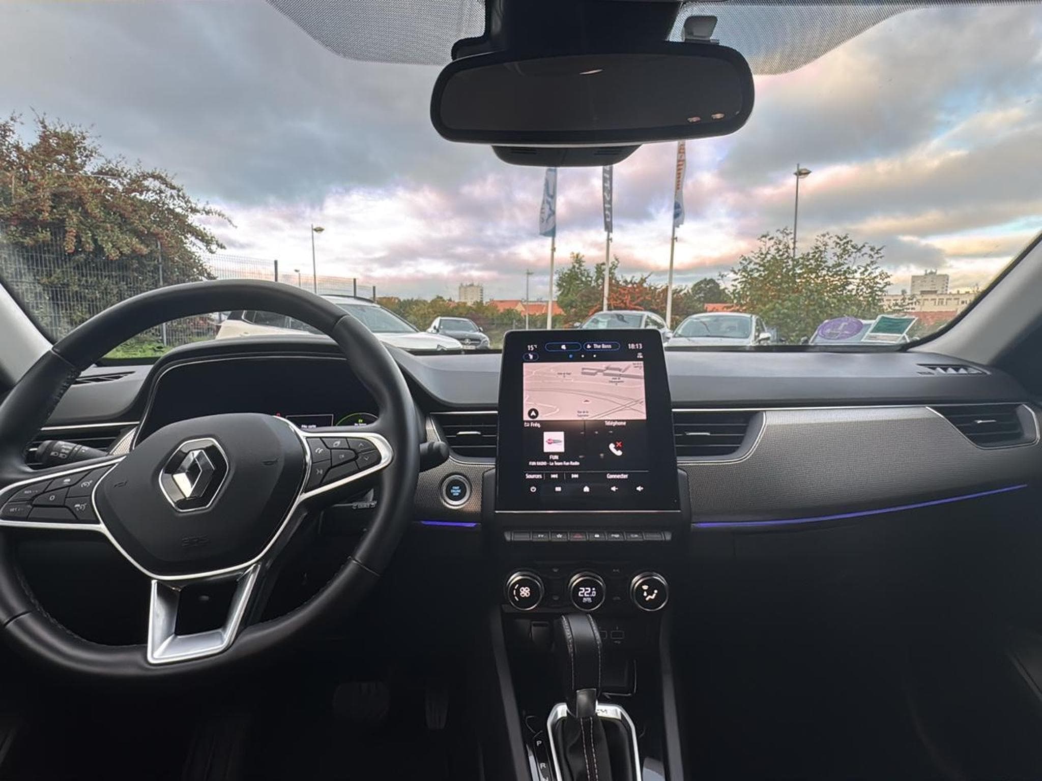 Renault ARKANA 1.6 E-TECH HYBRIDE 145 TECHNO (2022) - Foto 17