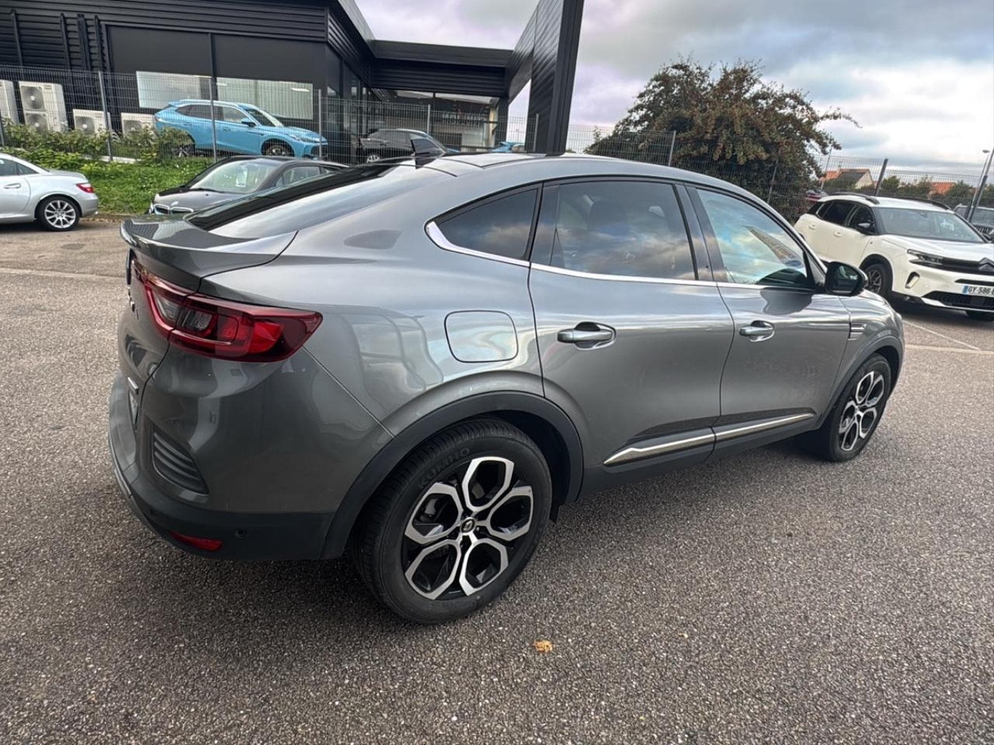 Renault ARKANA 1.6 E-TECH HYBRIDE 145 TECHNO (2022) - Foto 5