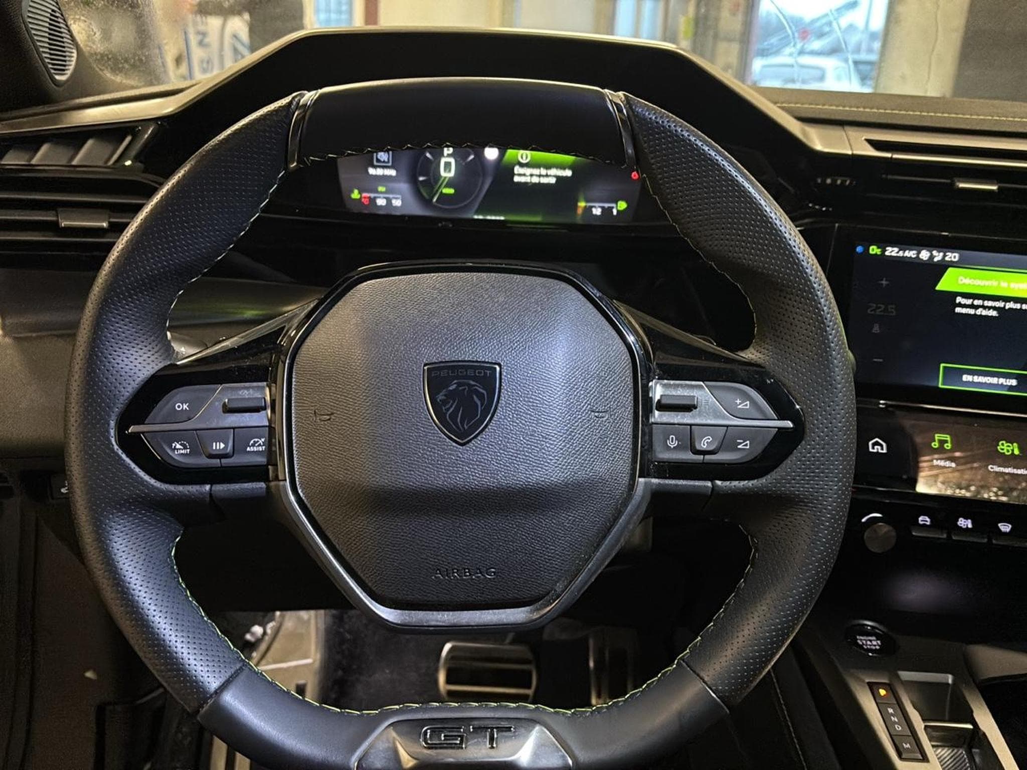 Peugeot 408 HYBRID 145 GT E-DCS6 (2025) - Foto 11