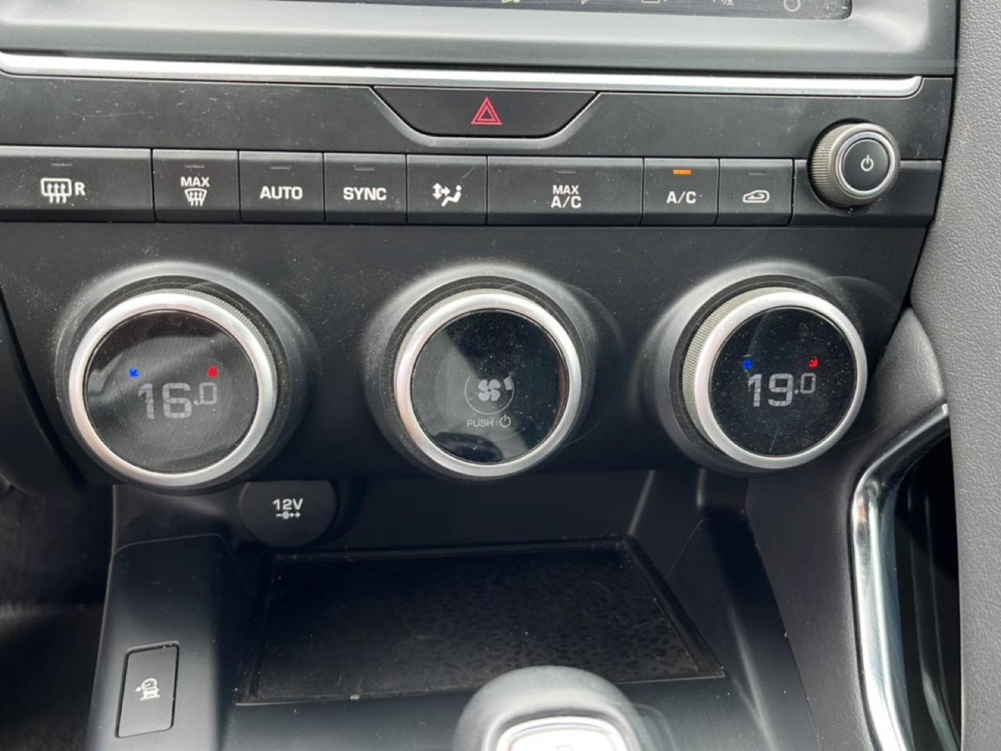 Jaguar E-PACE 2.0D 150 R-DYNAMIC S AWD BVA9 (2019) - Foto 15