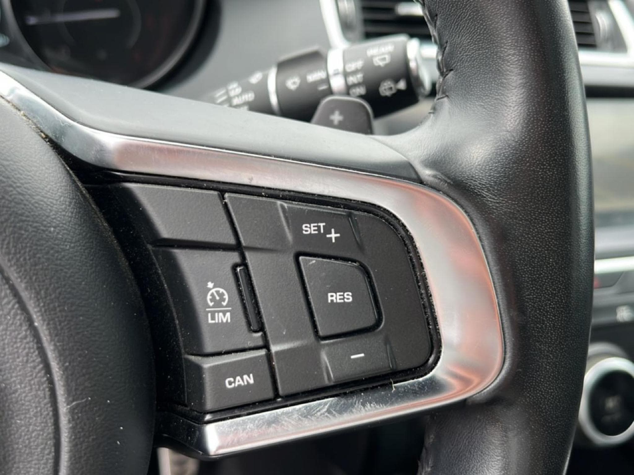 Jaguar E-PACE 2.0D 150 R-DYNAMIC S AWD BVA9 (2019) - Foto 16