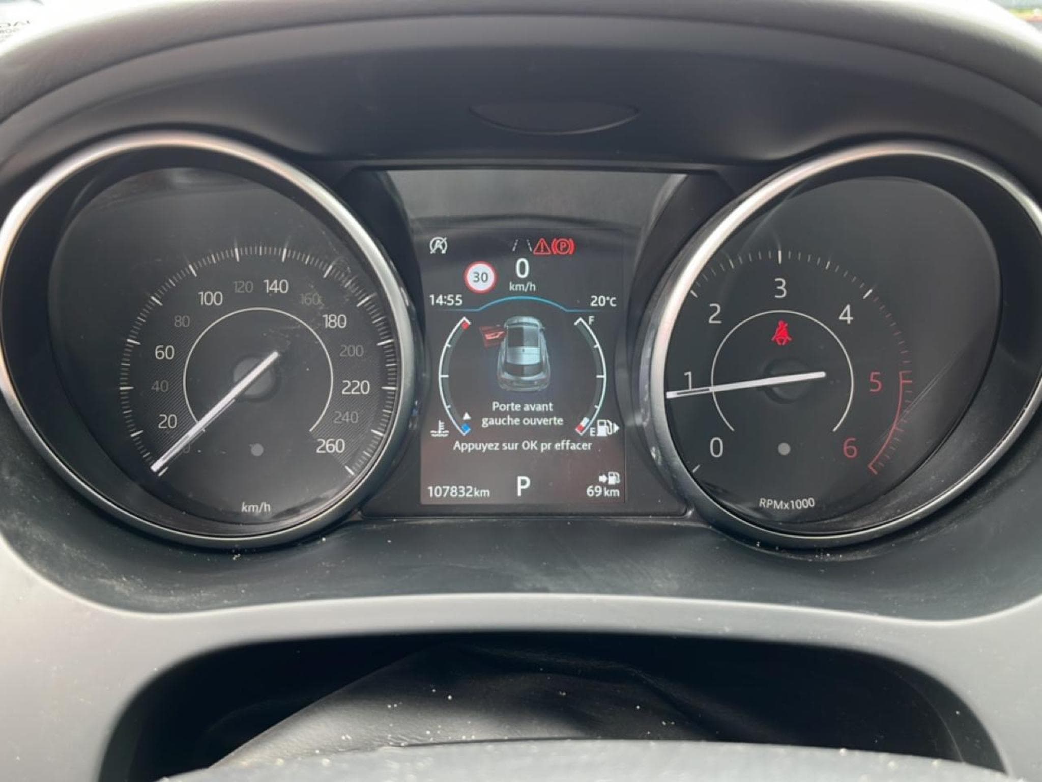 Jaguar E-PACE 2.0D 150 R-DYNAMIC S AWD BVA9 (2019) - Foto 18