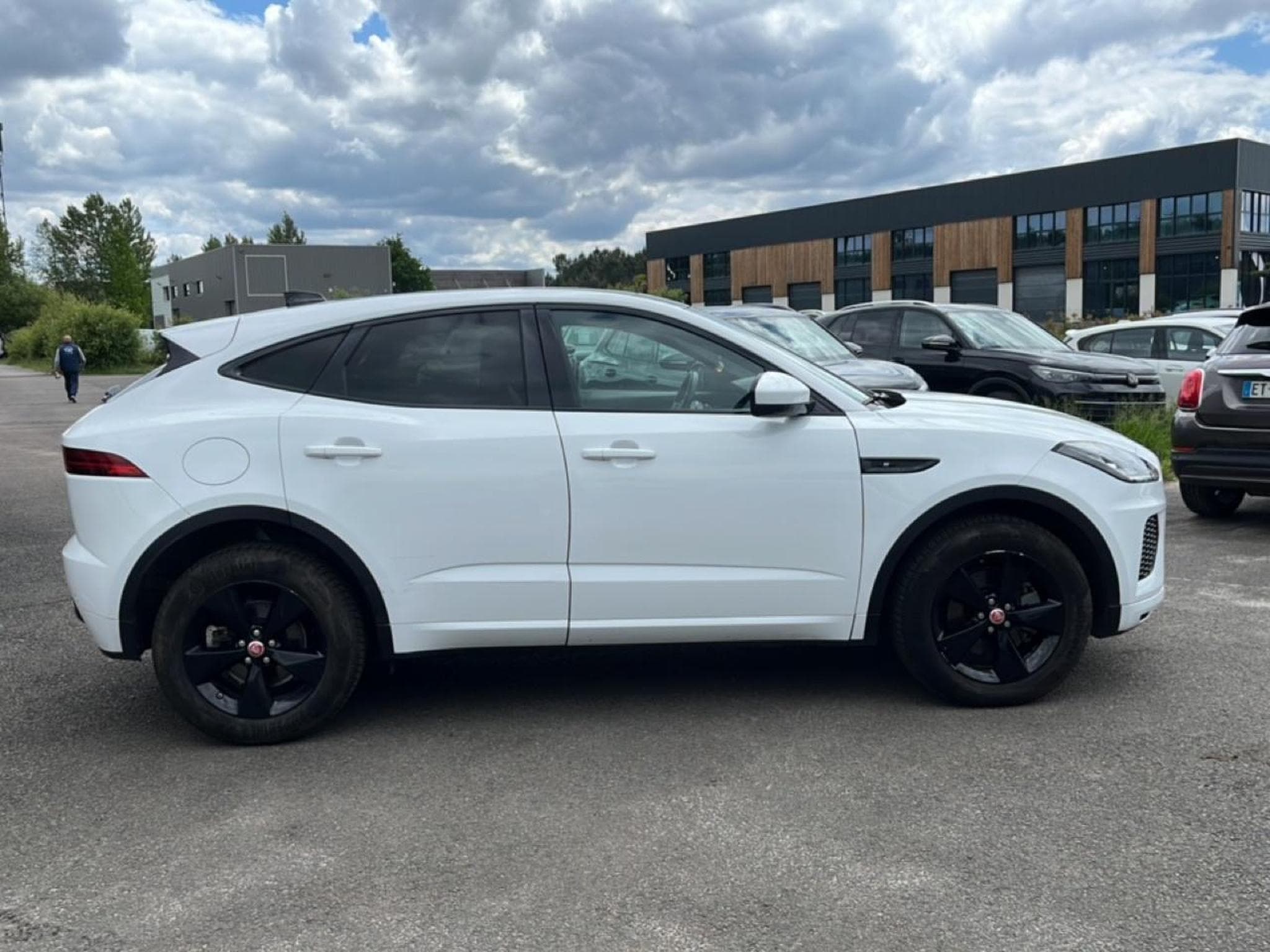 Jaguar E-PACE 2.0D 150 R-DYNAMIC S AWD BVA9 (2019) - Foto 4