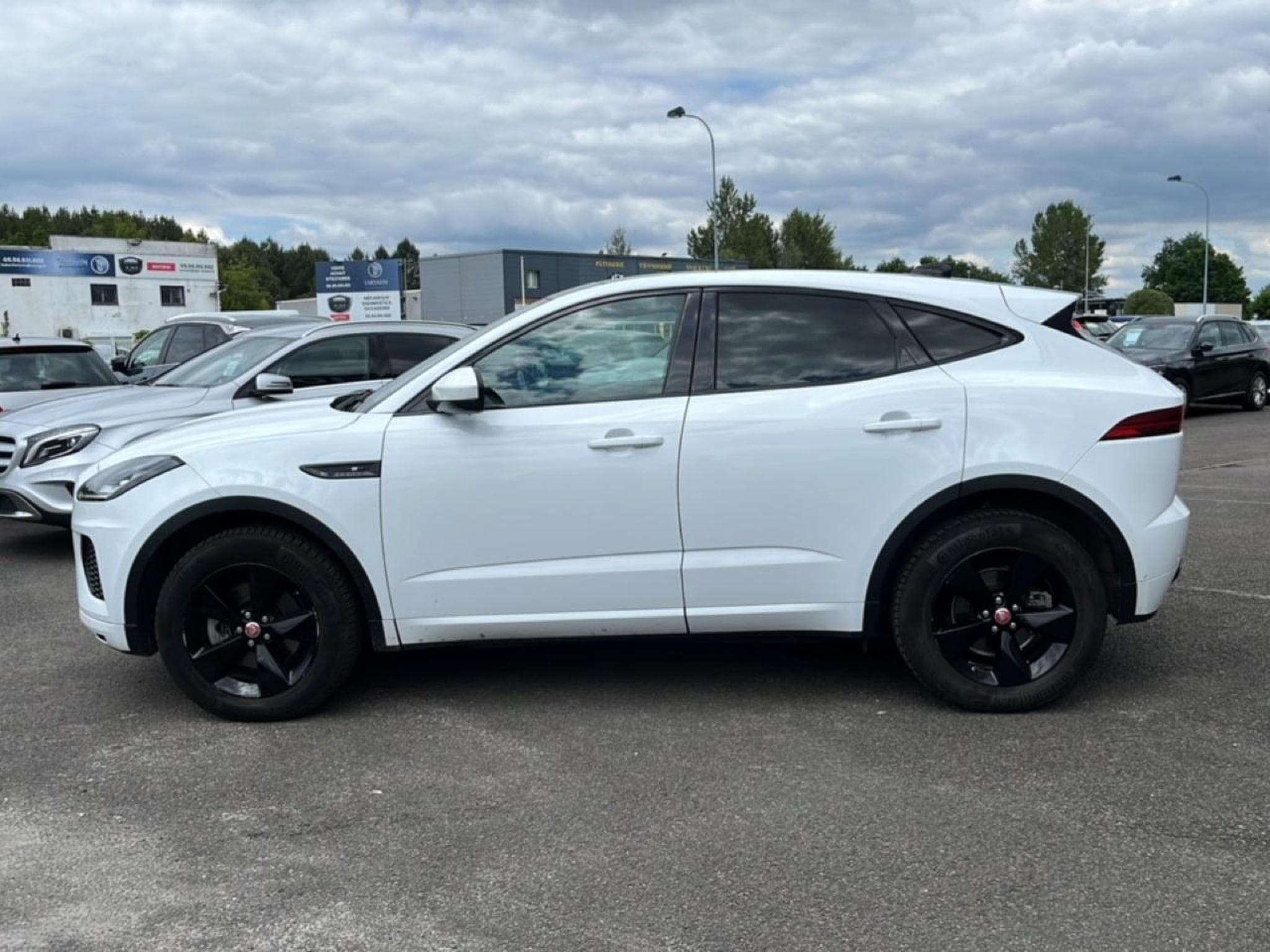 Jaguar E-PACE 2.0D 150 R-DYNAMIC S AWD BVA9 (2019) - Foto 8