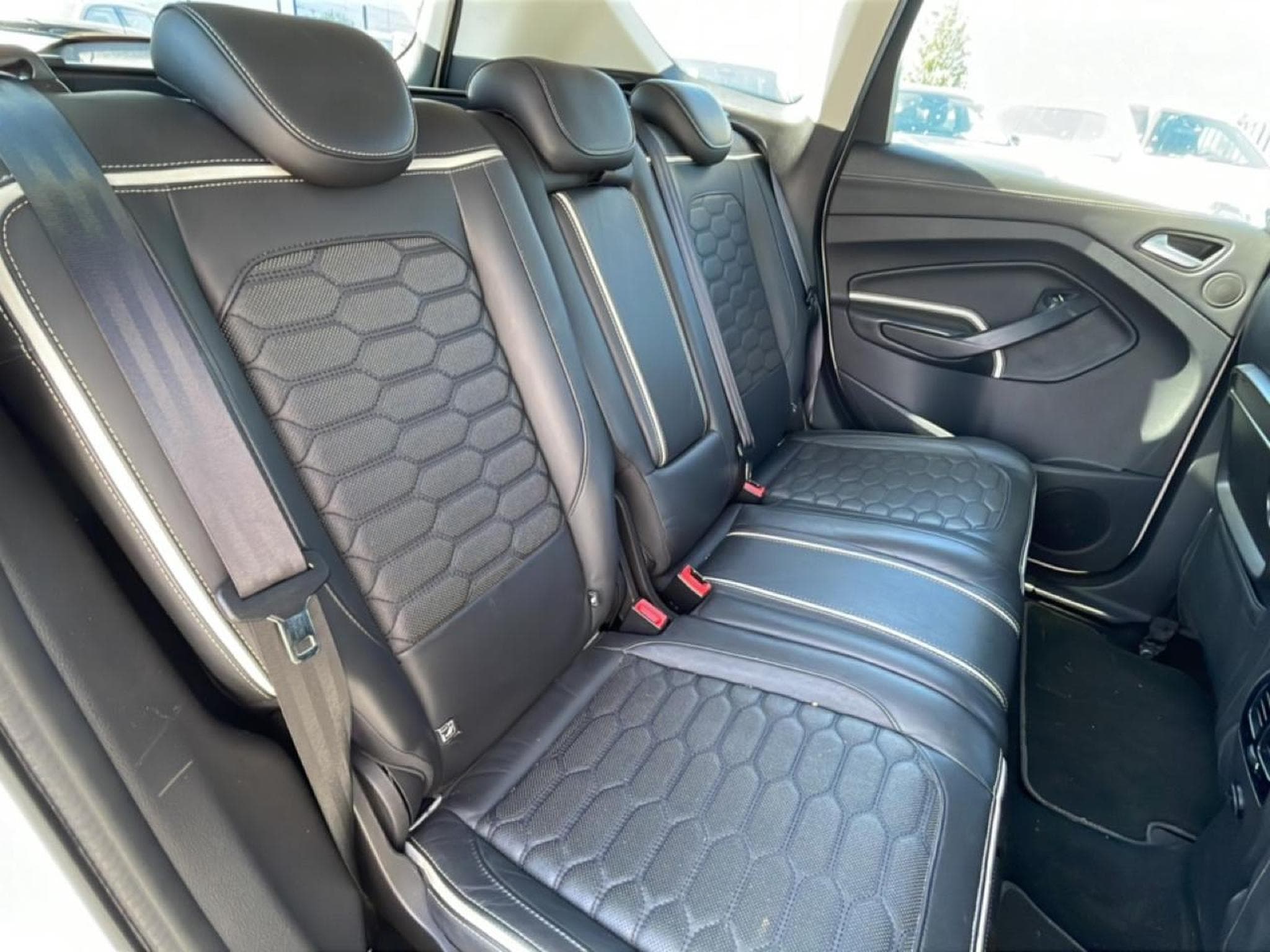 Ford Kuga 1.5 TDCI 120 VIGNALE POWERSHIFT (2017) - Foto 16