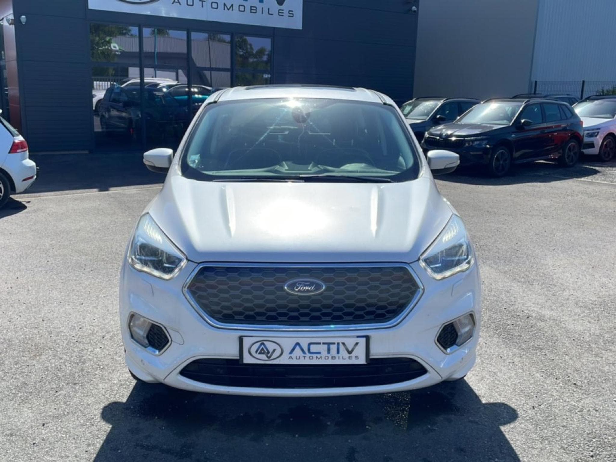 Ford Kuga 1.5 TDCI 120 VIGNALE POWERSHIFT (2017) - Foto 2