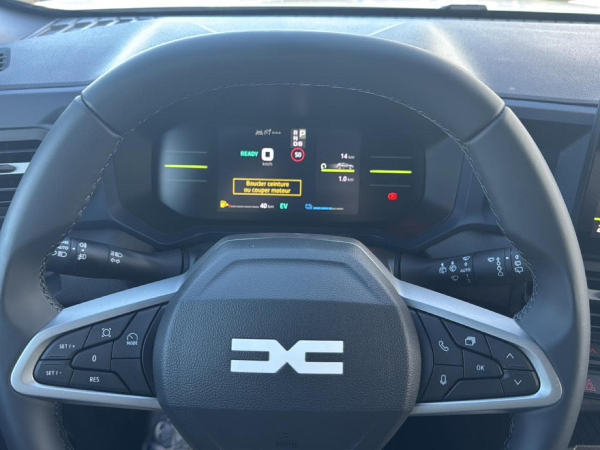 Dacia DUSTER 1.6 HYBRID 140 JOURNEY (2025) - Foto 12