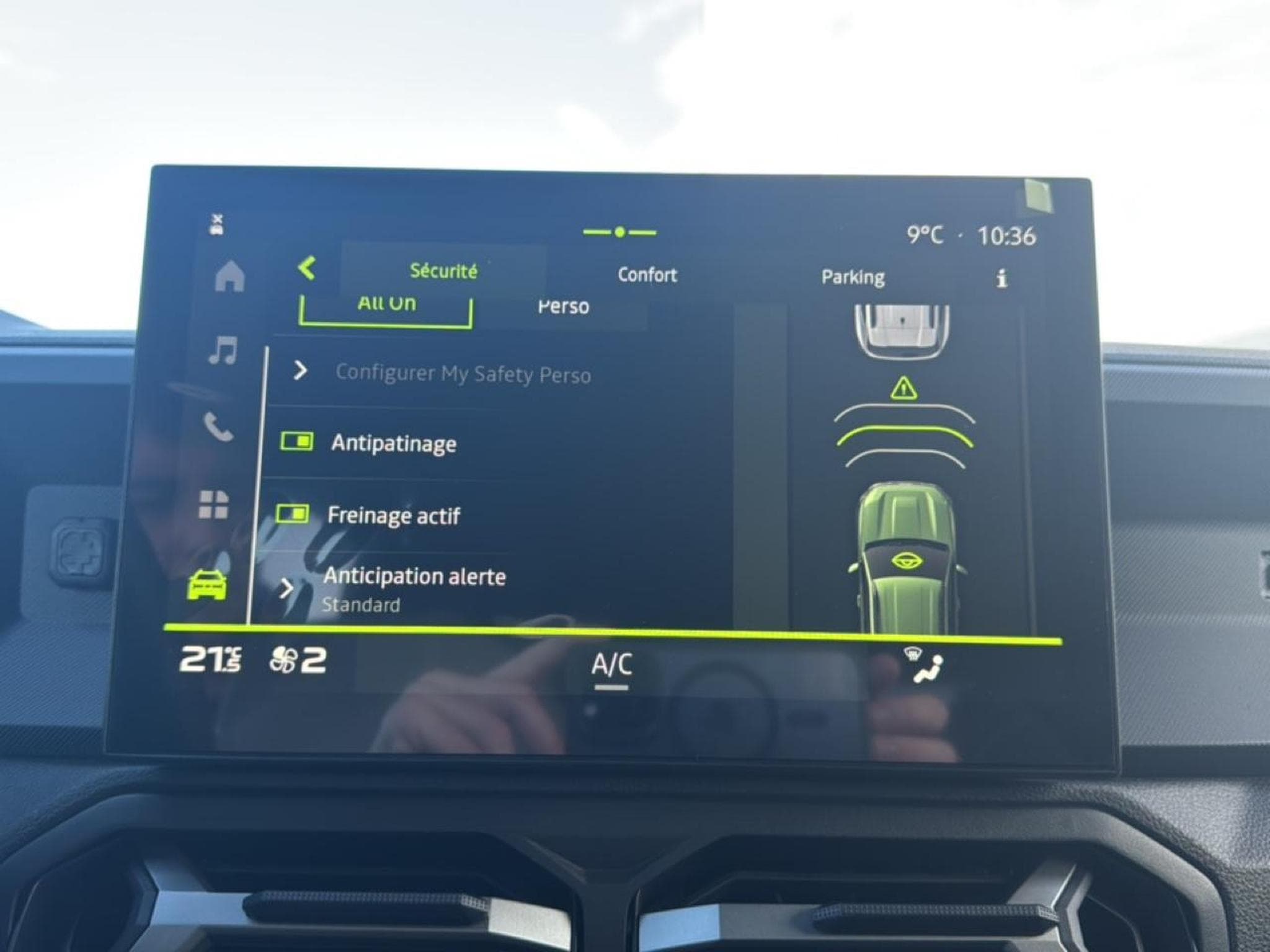 Dacia DUSTER 1.6 HYBRID 140 JOURNEY (2025) - Foto 17