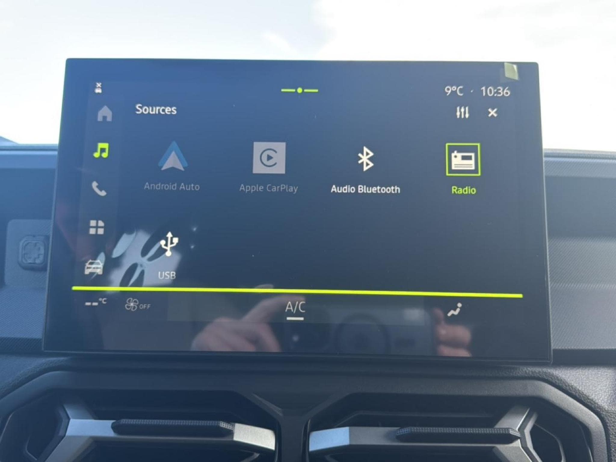 Dacia DUSTER 1.6 HYBRID 140 JOURNEY (2025) - Foto 18