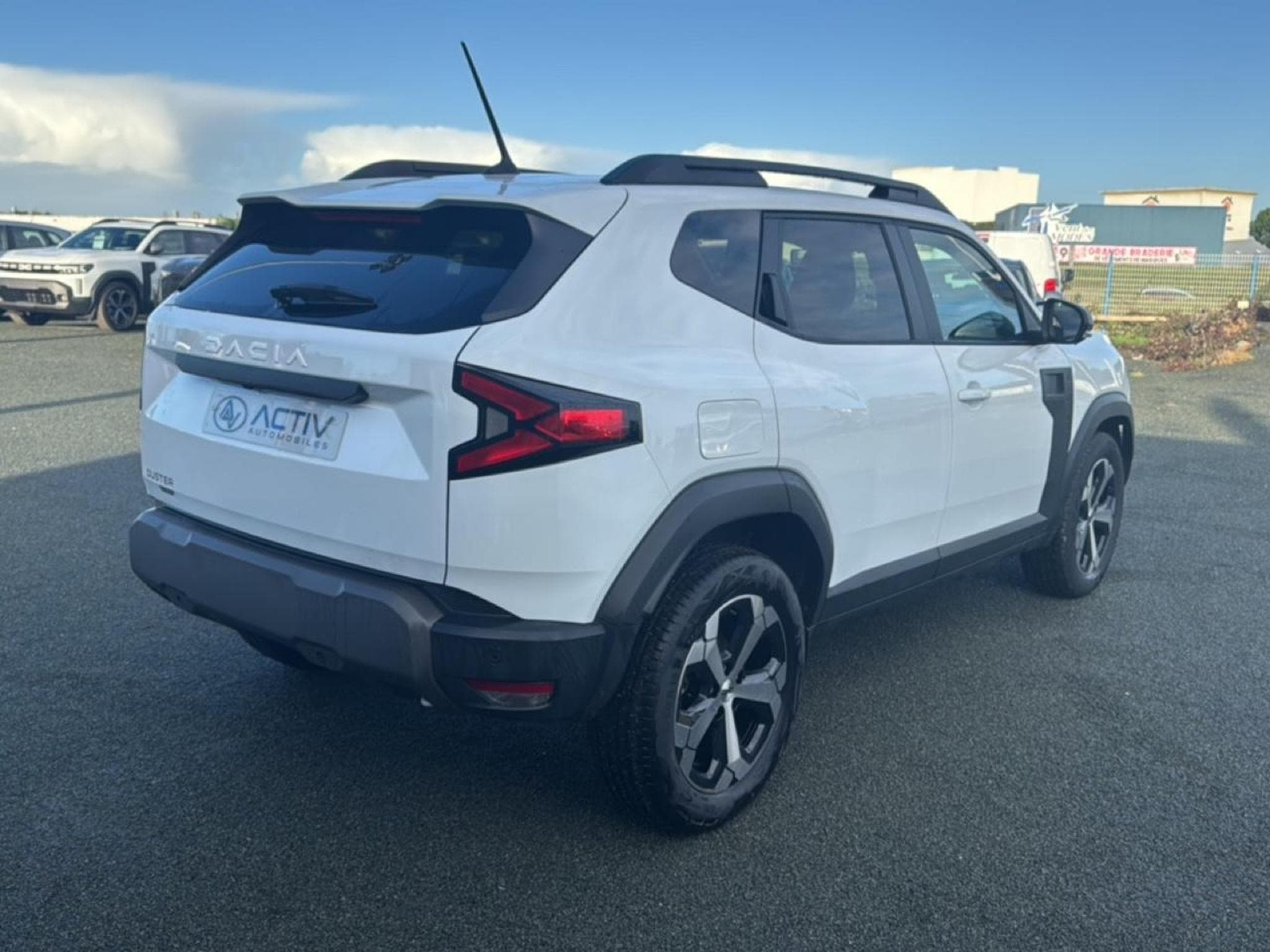 Dacia DUSTER 1.6 HYBRID 140 JOURNEY (2025) - Foto 5