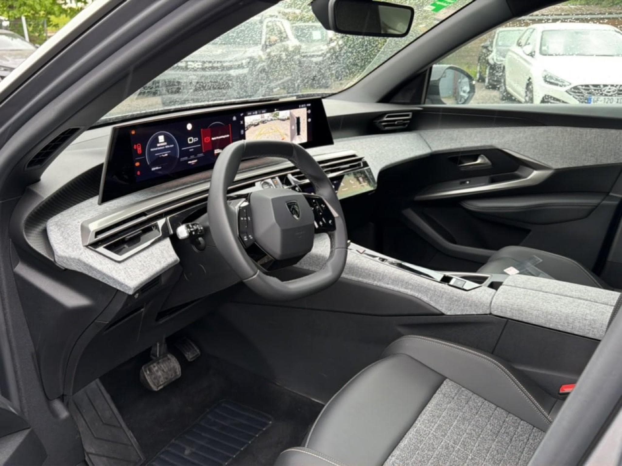 Peugeot 5008 HYBRID 145 ALLURE E-DCS6 (2025) - Foto 11
