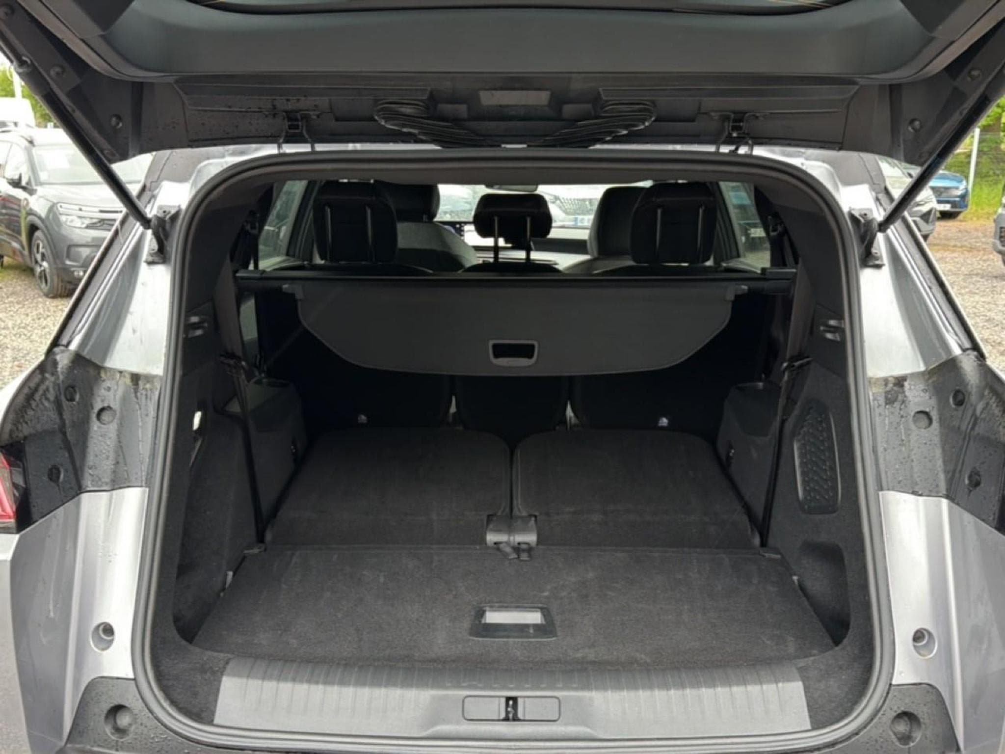 Peugeot 5008 HYBRID 145 ALLURE E-DCS6 (2025) - Foto 15
